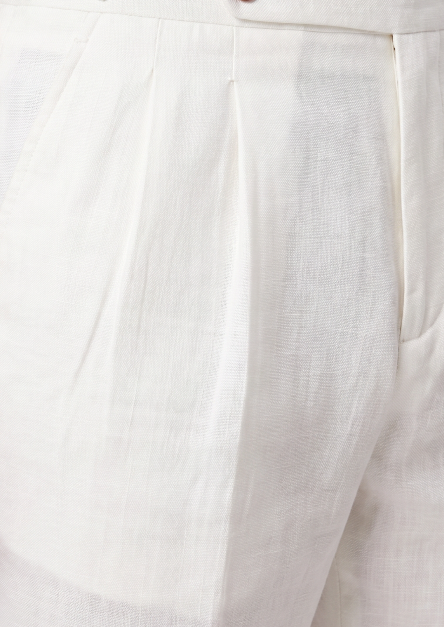 White Pleated Linen Seaside Shorts | Castielli