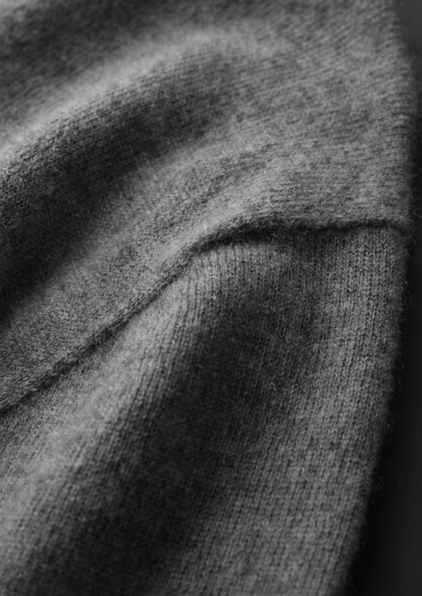 Premium Cashmere Classic Crewneck T-Shirt - Dark Gray | Castielli
