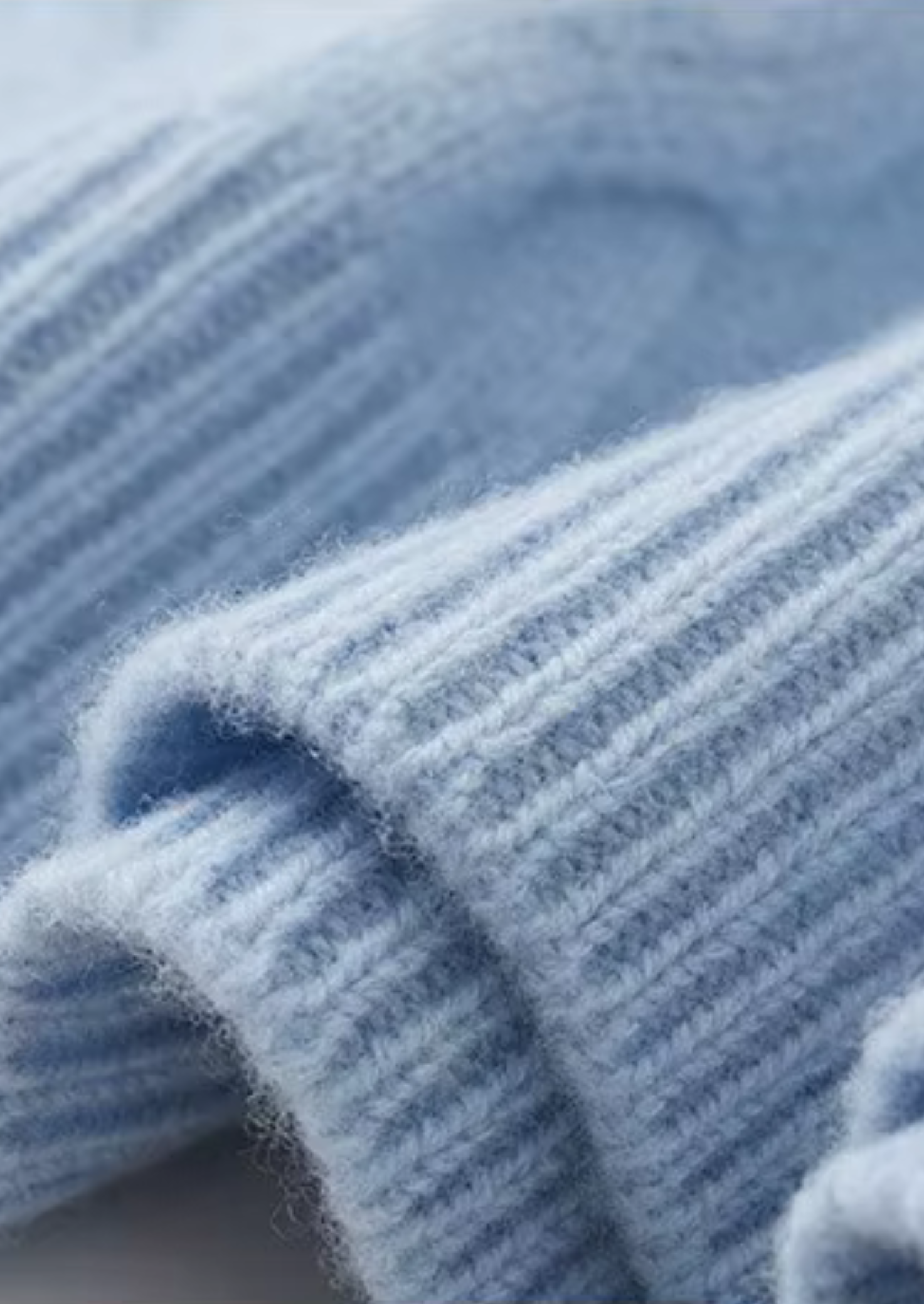 Pure Extra-Fine Merino Wool Wintertime Cable Crewneck | Castielli