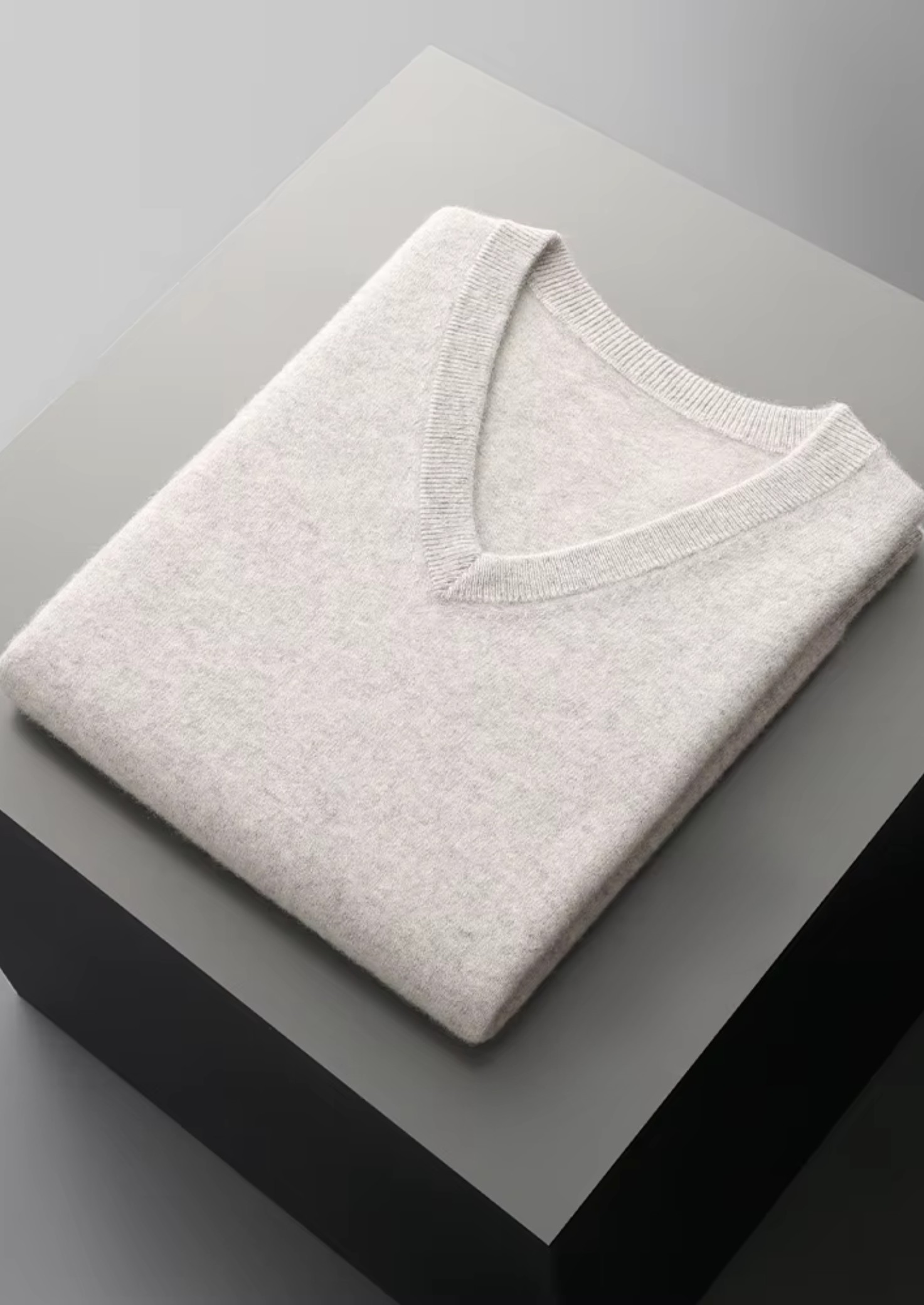 Pure Extra-Fine Merino Wool V-Neck Vest | Castielli