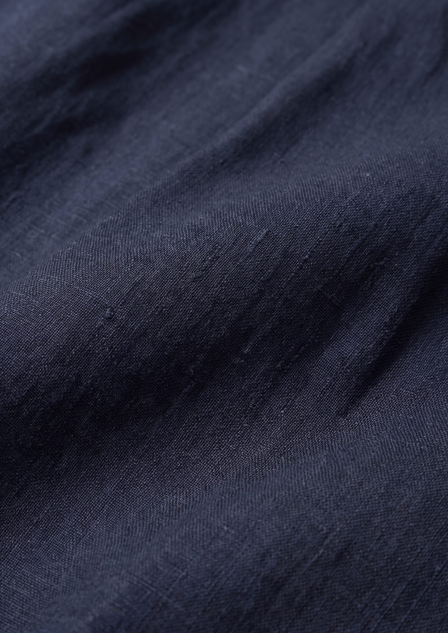 Navy Blue Pleated Linen Seaside Shorts | Castielli