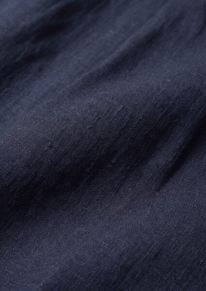 Navy Blue Pleated Linen Seaside Shorts | Castielli