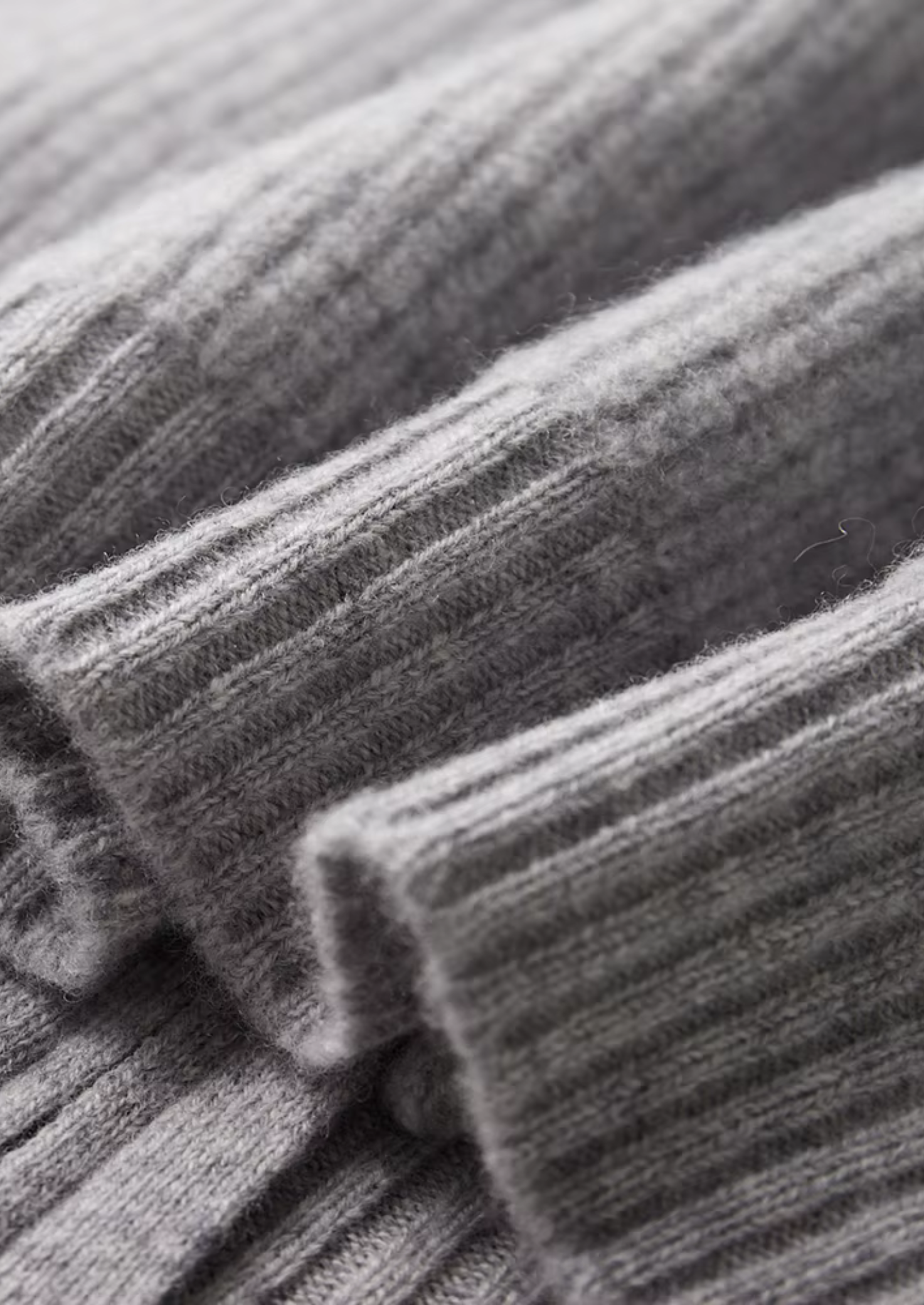 Pure Extra-Fine Merino Wool Ribbed Cardigan | Castielli