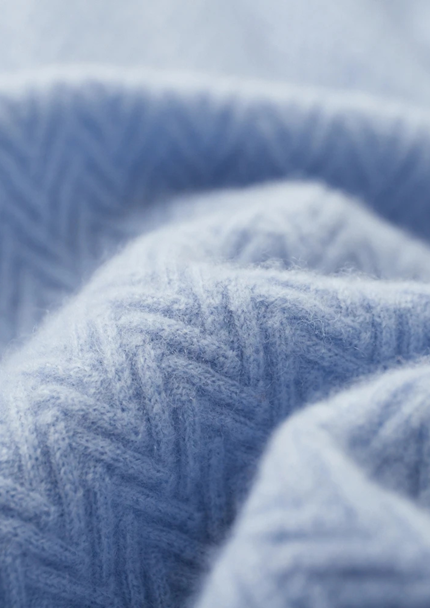 Premium Cashmere Zigzag Button Sweater | Castielli