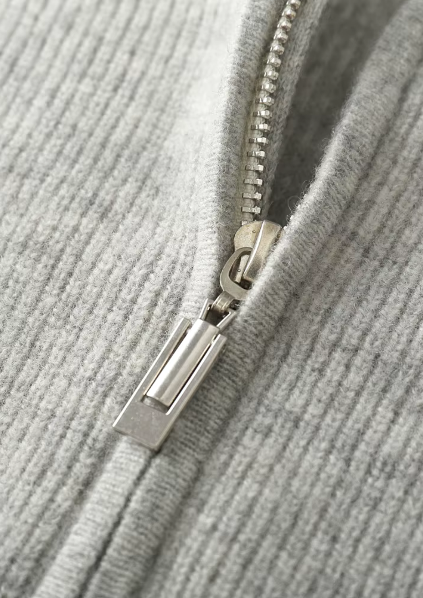 Pure Extra-Fine Merino Wool Ribbed Zip Hoodie | Castielli