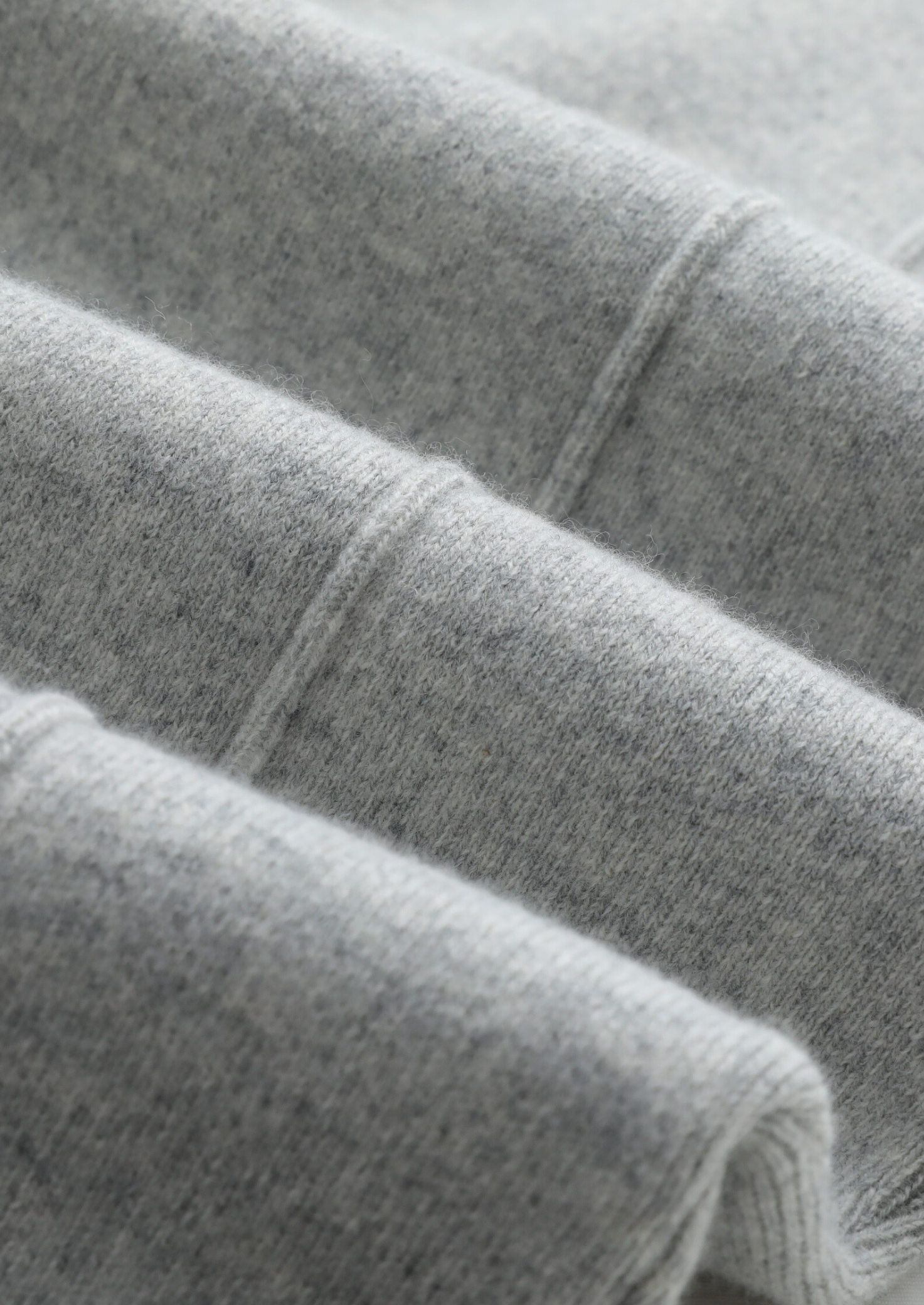 Pure Extra-Fine Merino Wool Light Gray Luzzo Set | Castielli