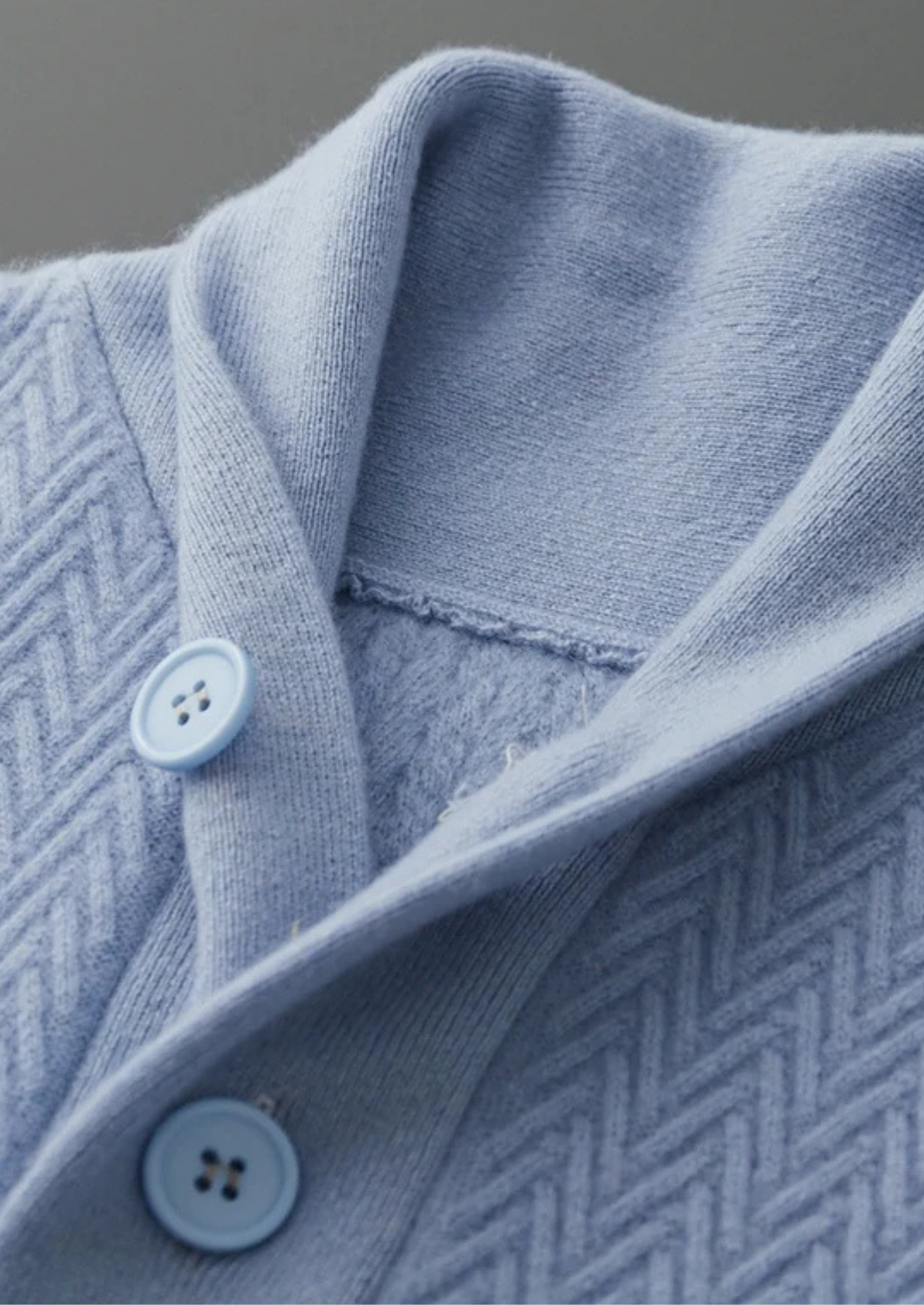 Premium Cashmere Zigzag Button Sweater | Castielli