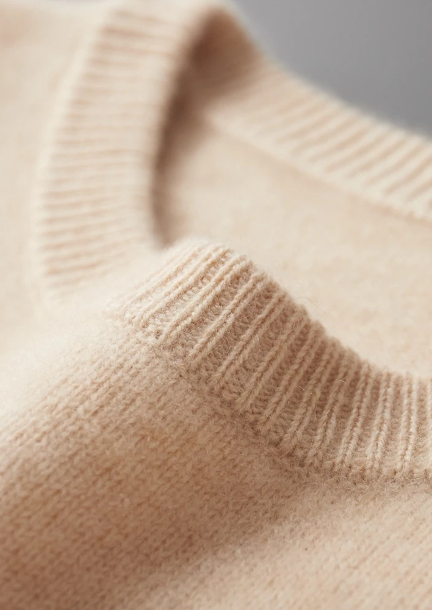 Pure Extra-Fine Merino Wool Classic Crewneck | Castielli