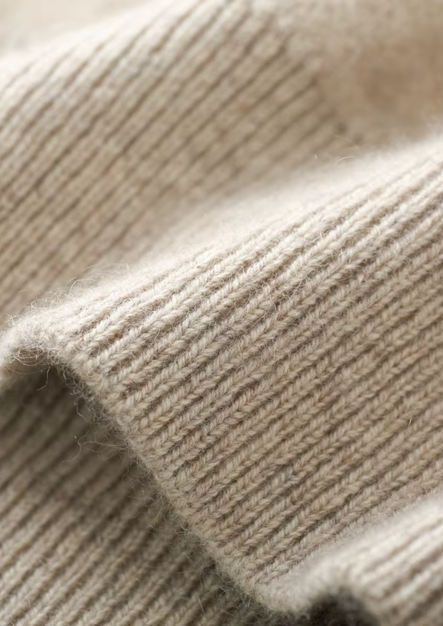 Pure Extra-Fine Merino Wool V-Neck Cardigan | Castielli