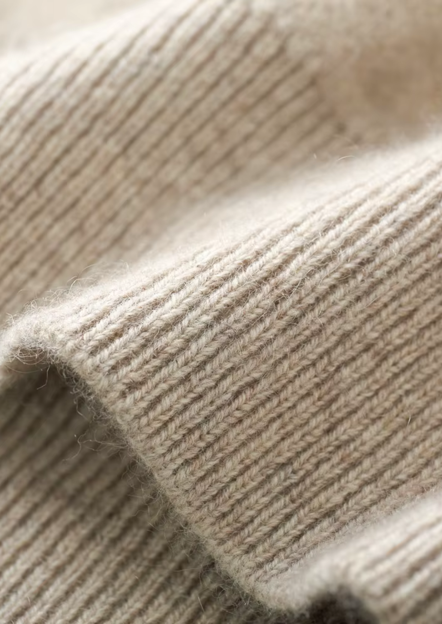 Pure Extra-Fine Merino Wool V-Neck Cardigan | Castielli