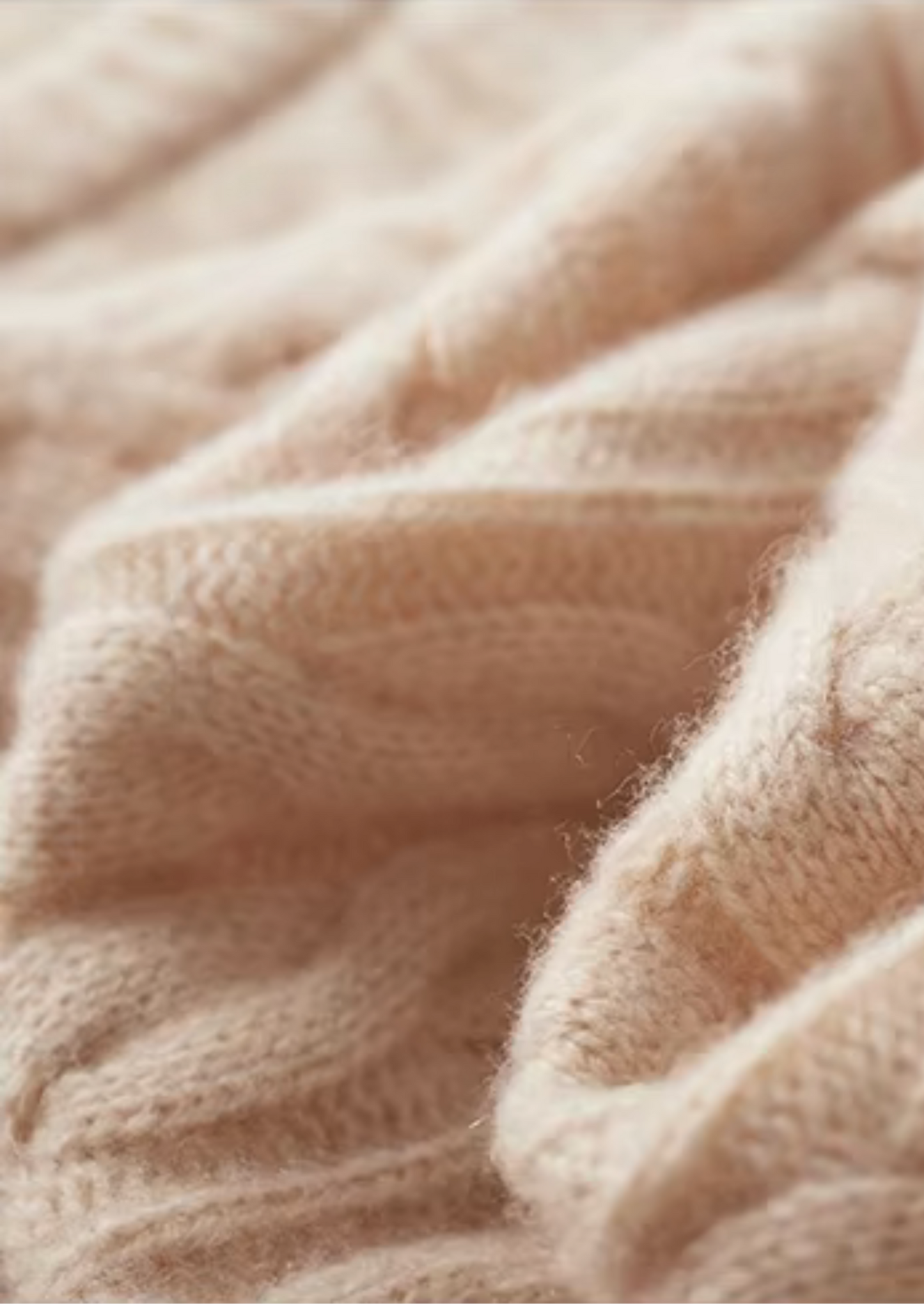 Pure Extra-Fine Merino Wool Cable Knit Crewneck | Castielli