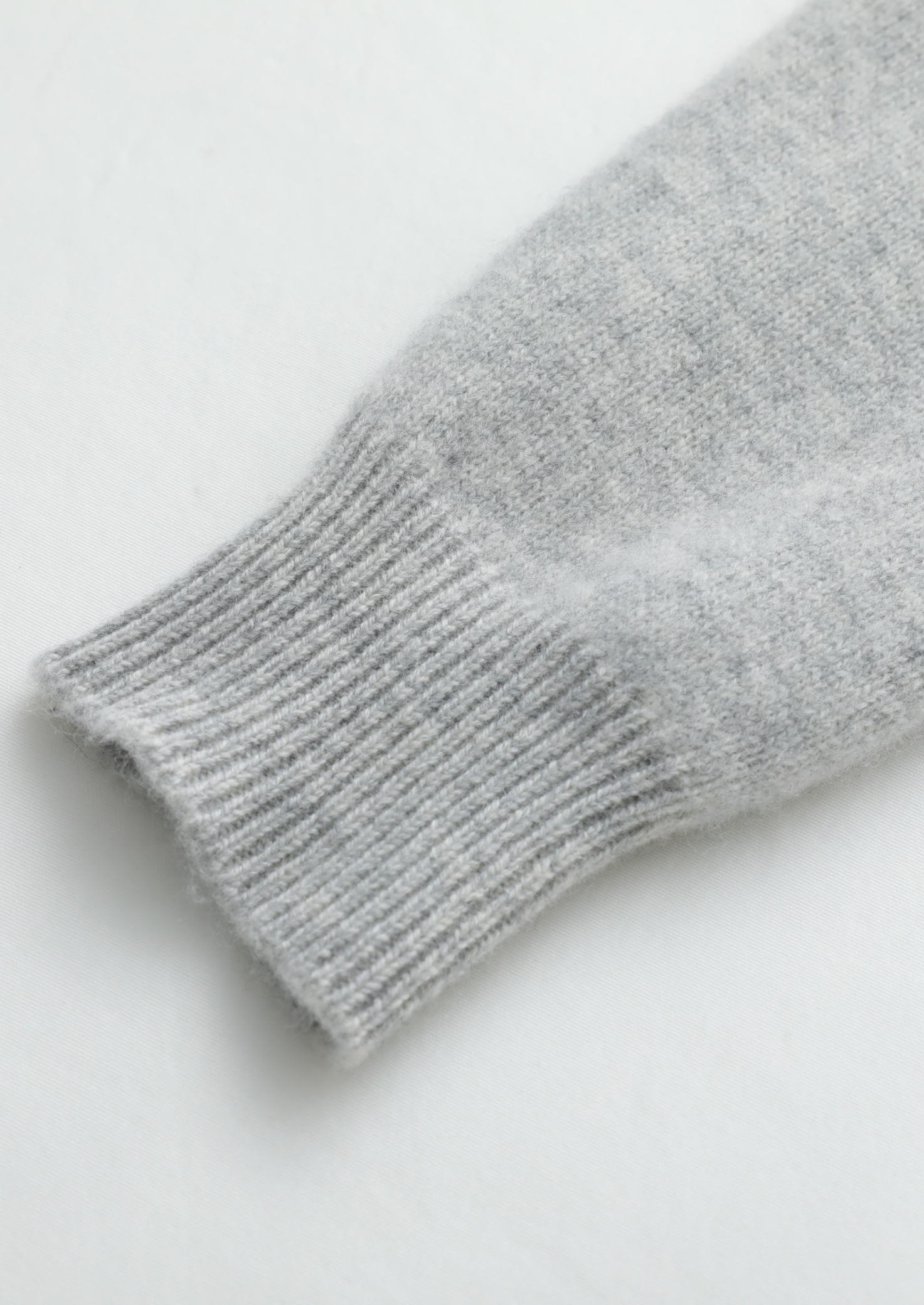 Pure Extra-Fine Merino Wool Light Gray Luzzo Set | Castielli