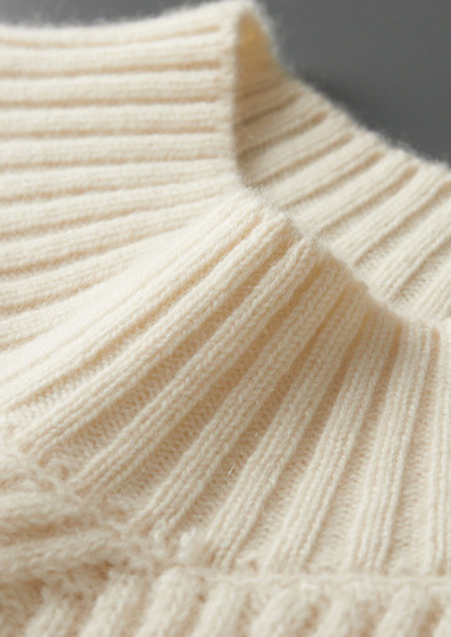 Pure Cashmere Ivory Patterned Mockneck | Castielli