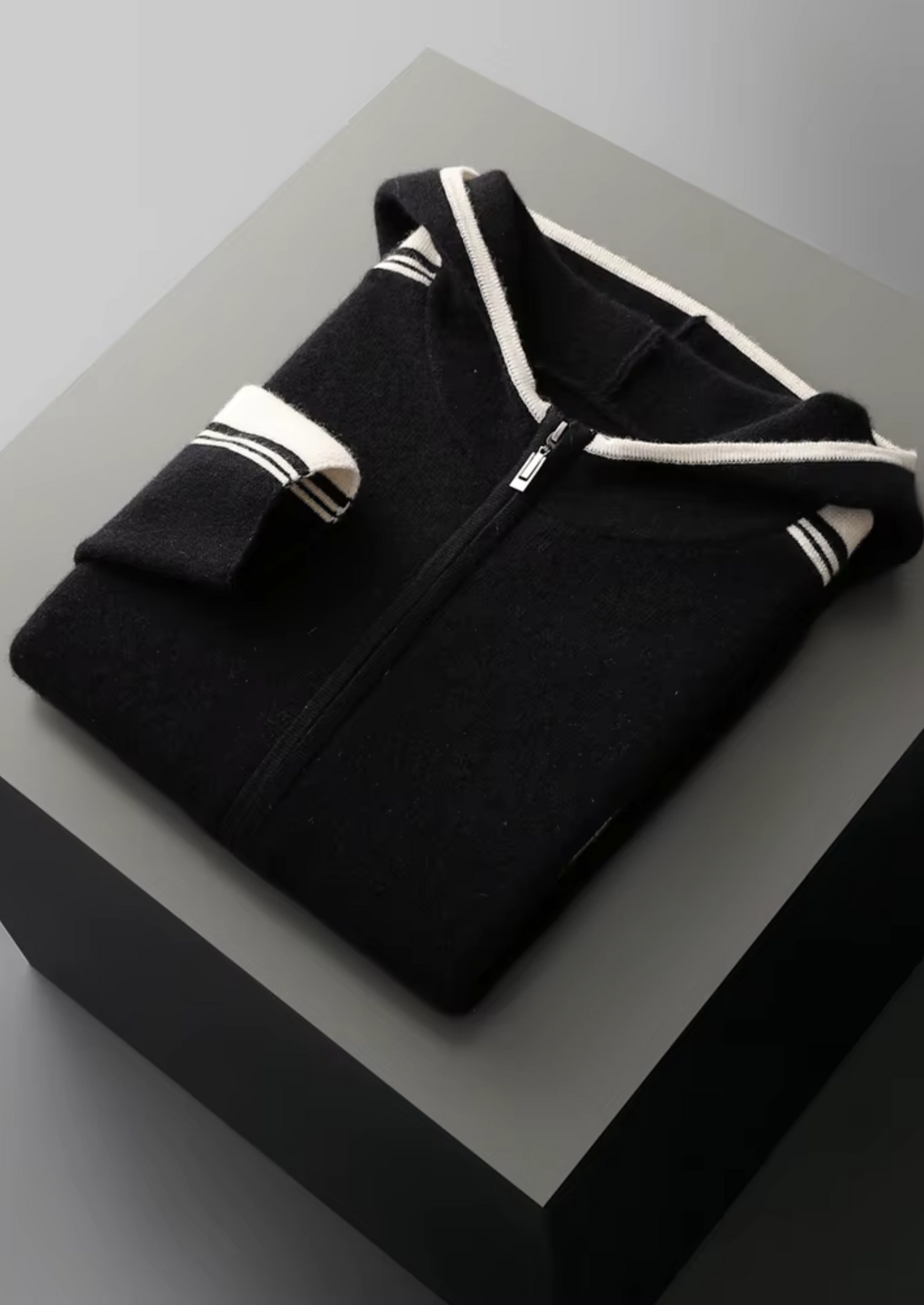 Pure Extra-Fine Merino Wool Black Damien Set | Castielli