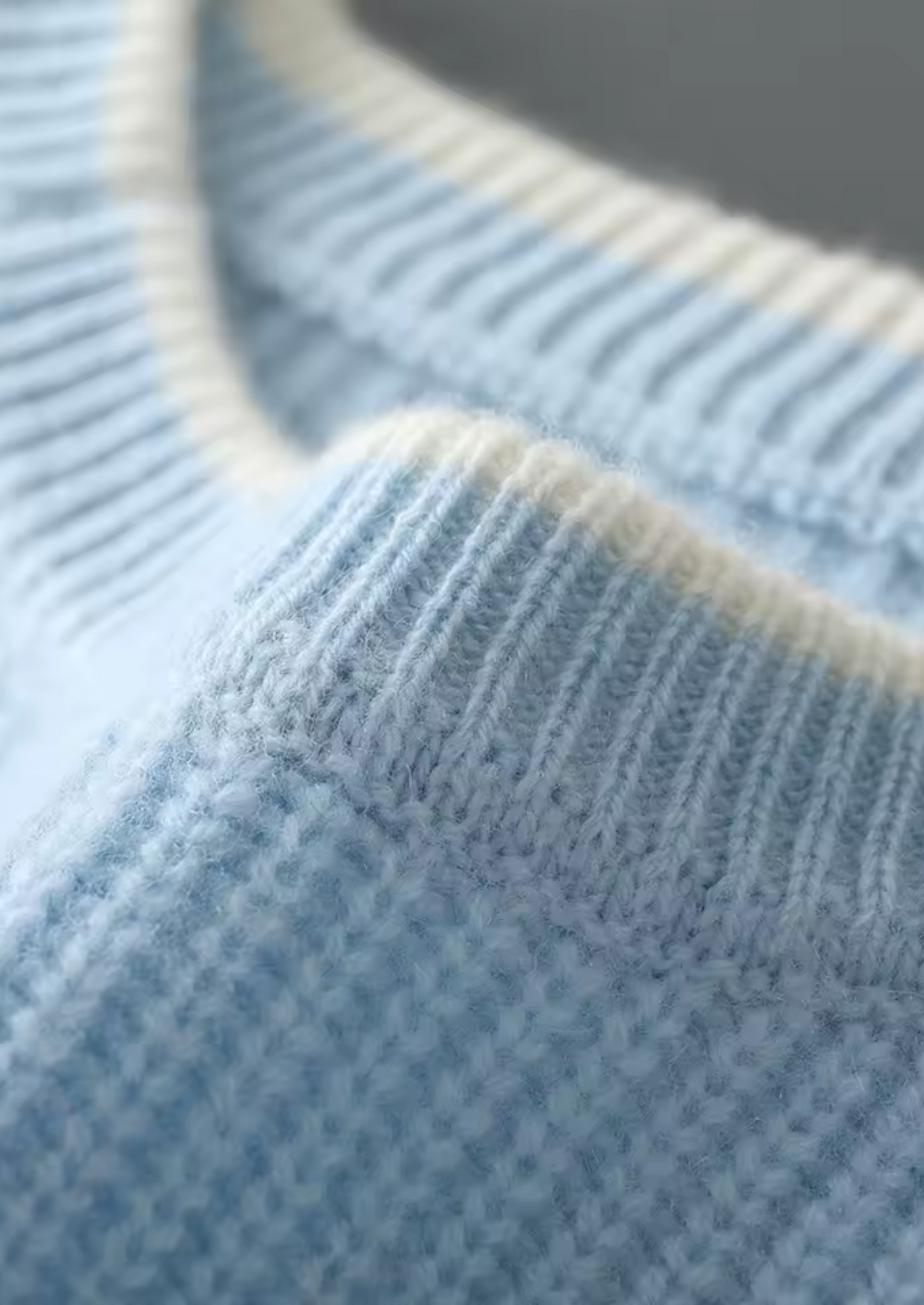 Pure Extra-Fine Merino Wool Two Tone Crewneck | Castielli