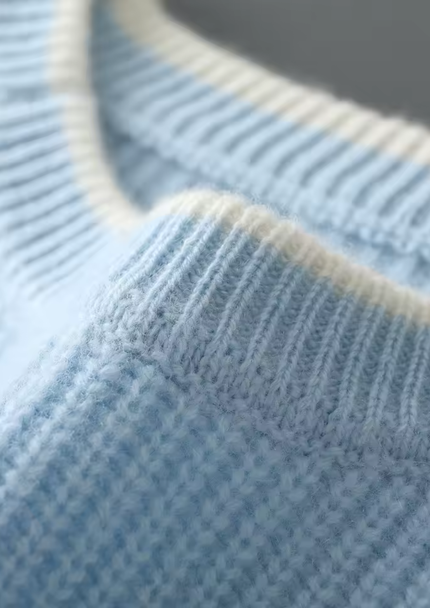 Pure Extra-Fine Merino Wool Two Tone Crewneck | Castielli