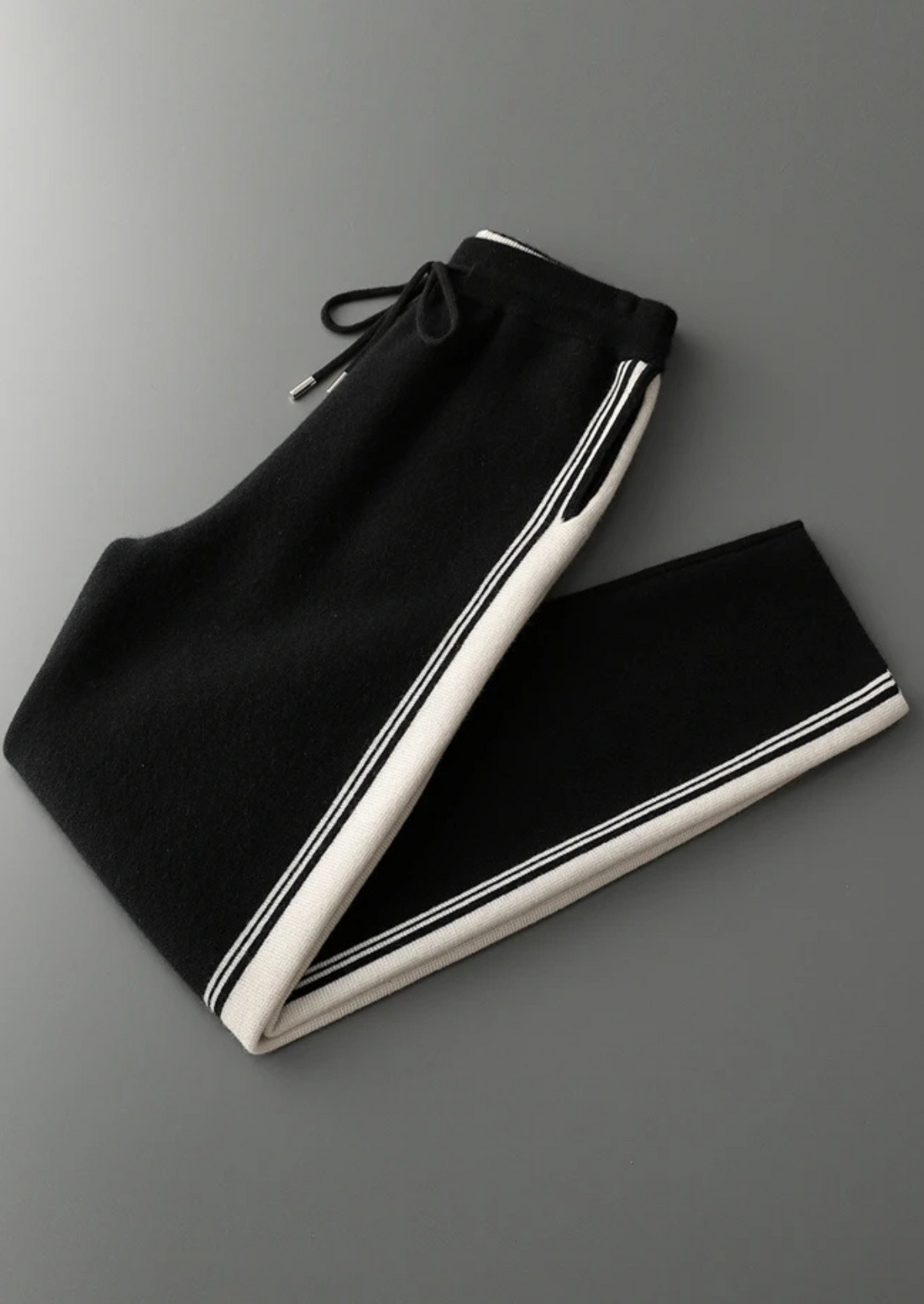 Pure Extra-Fine Merino Wool Black Damien Set | Castielli
