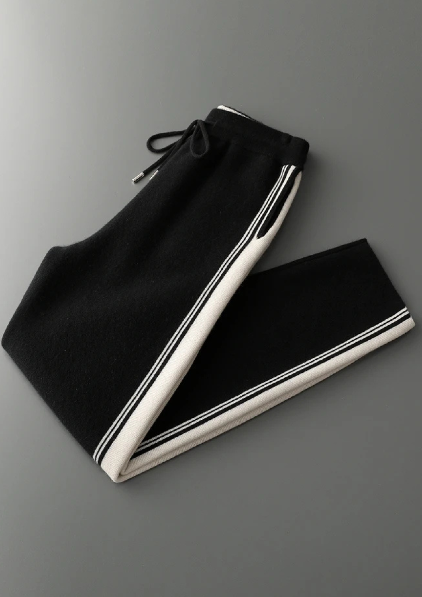 Pure Extra-Fine Merino Wool Black Damien Set | Castielli