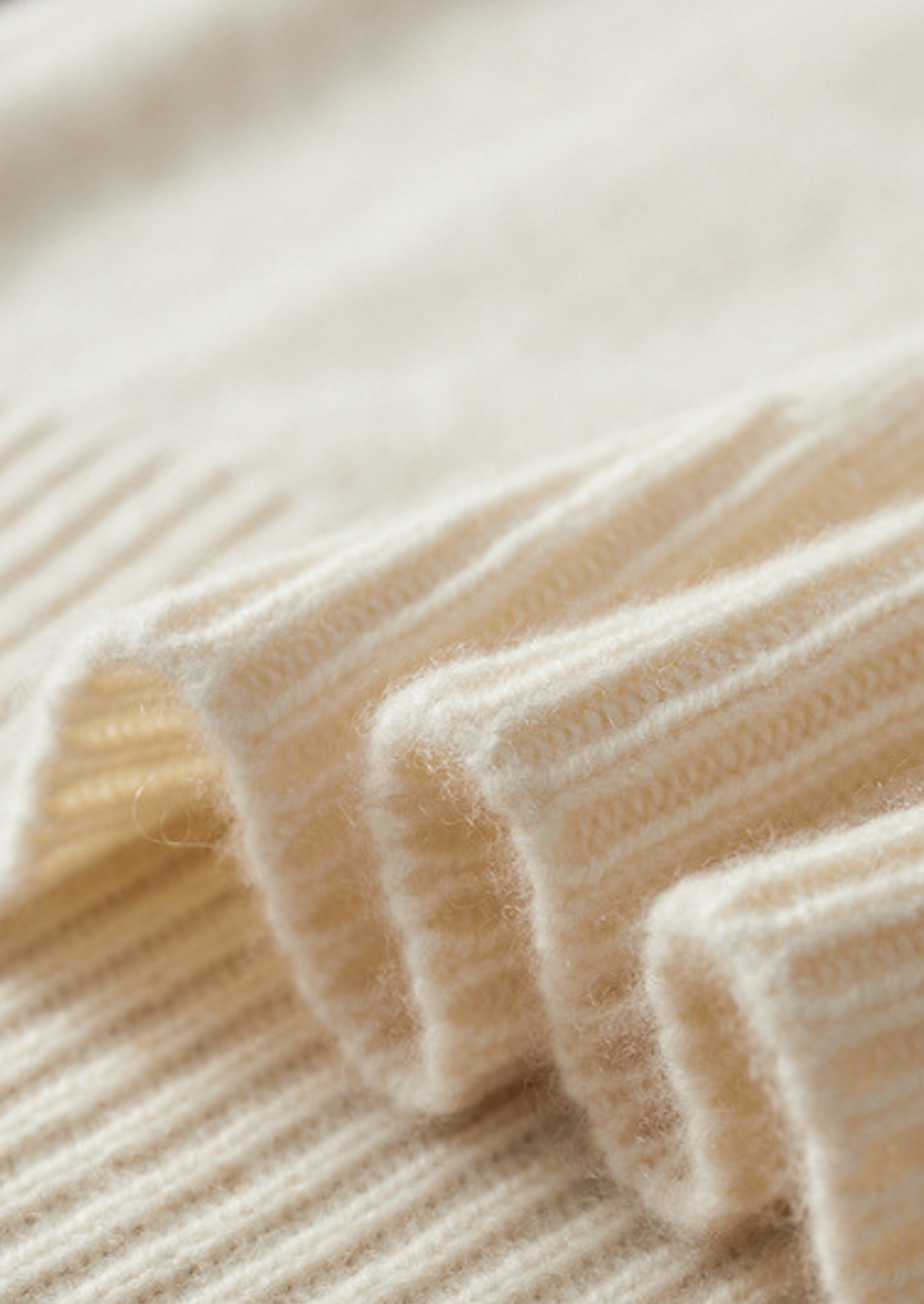 Pure Cashmere Ivory Essential Rollneck | Castielli
