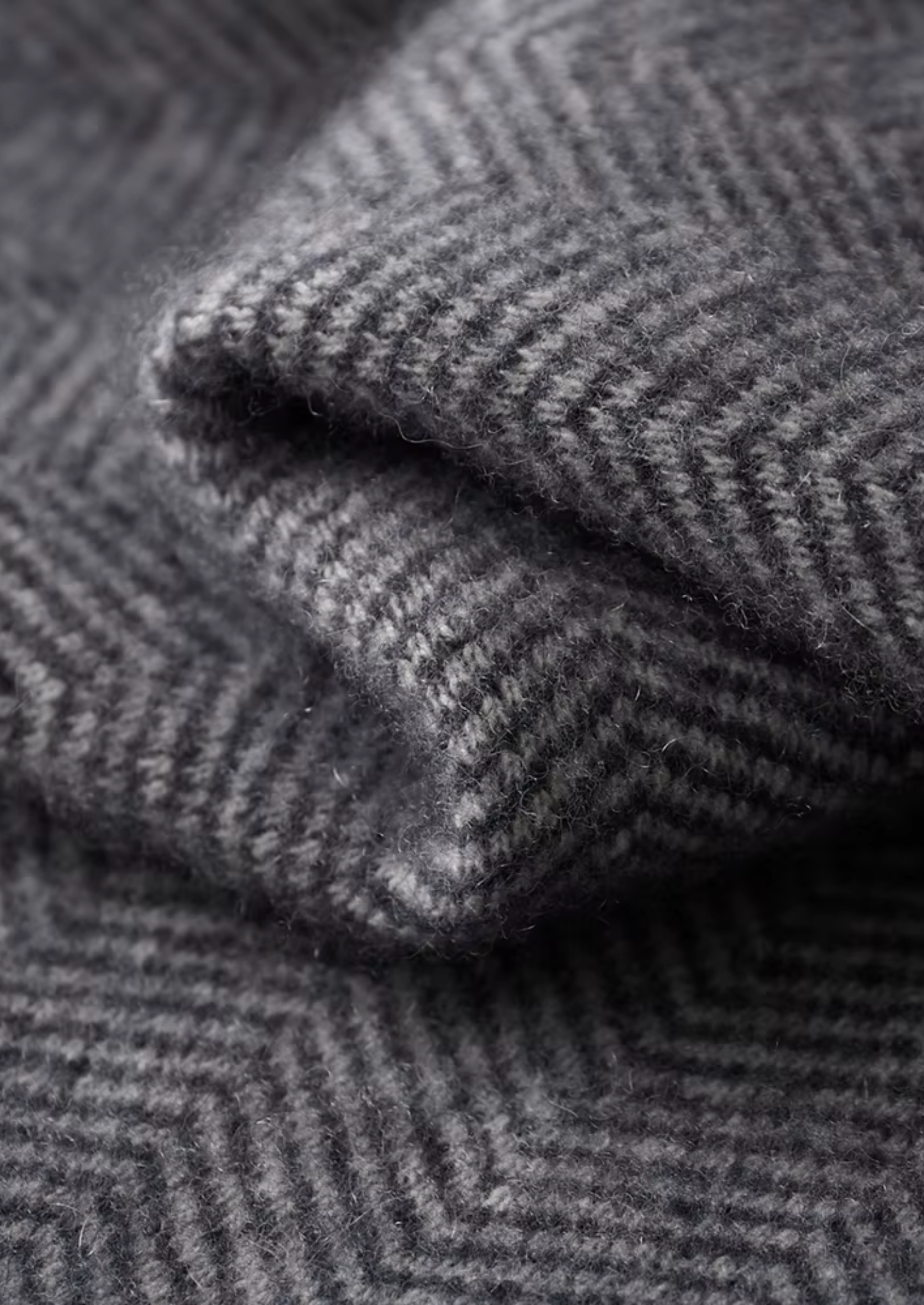 Pure Extra-Fine Merino Wool Gray Herringbone Set | Castielli