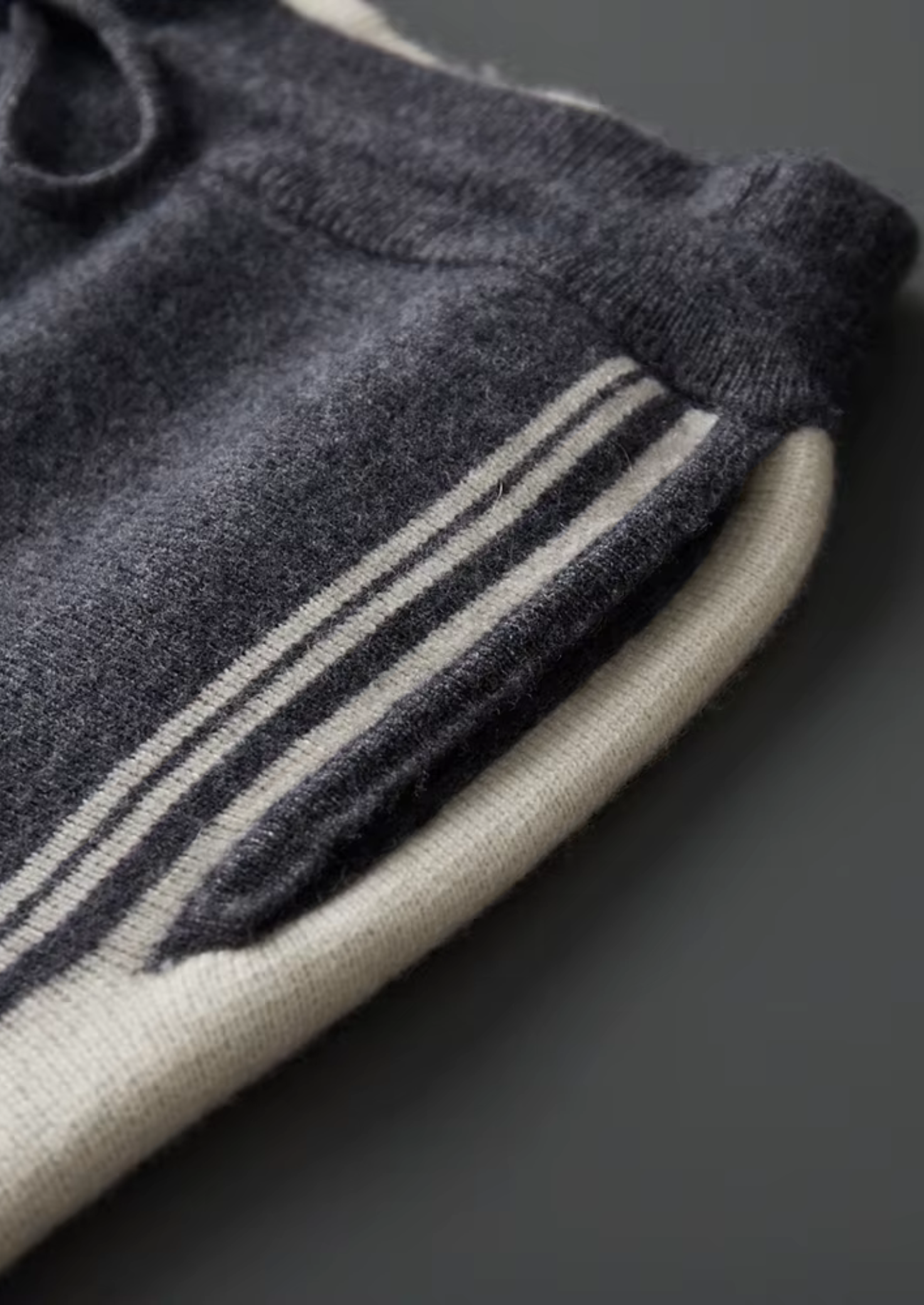 Pure Extra-Fine Merino Wool Dark Gray Damien Set | Castielli