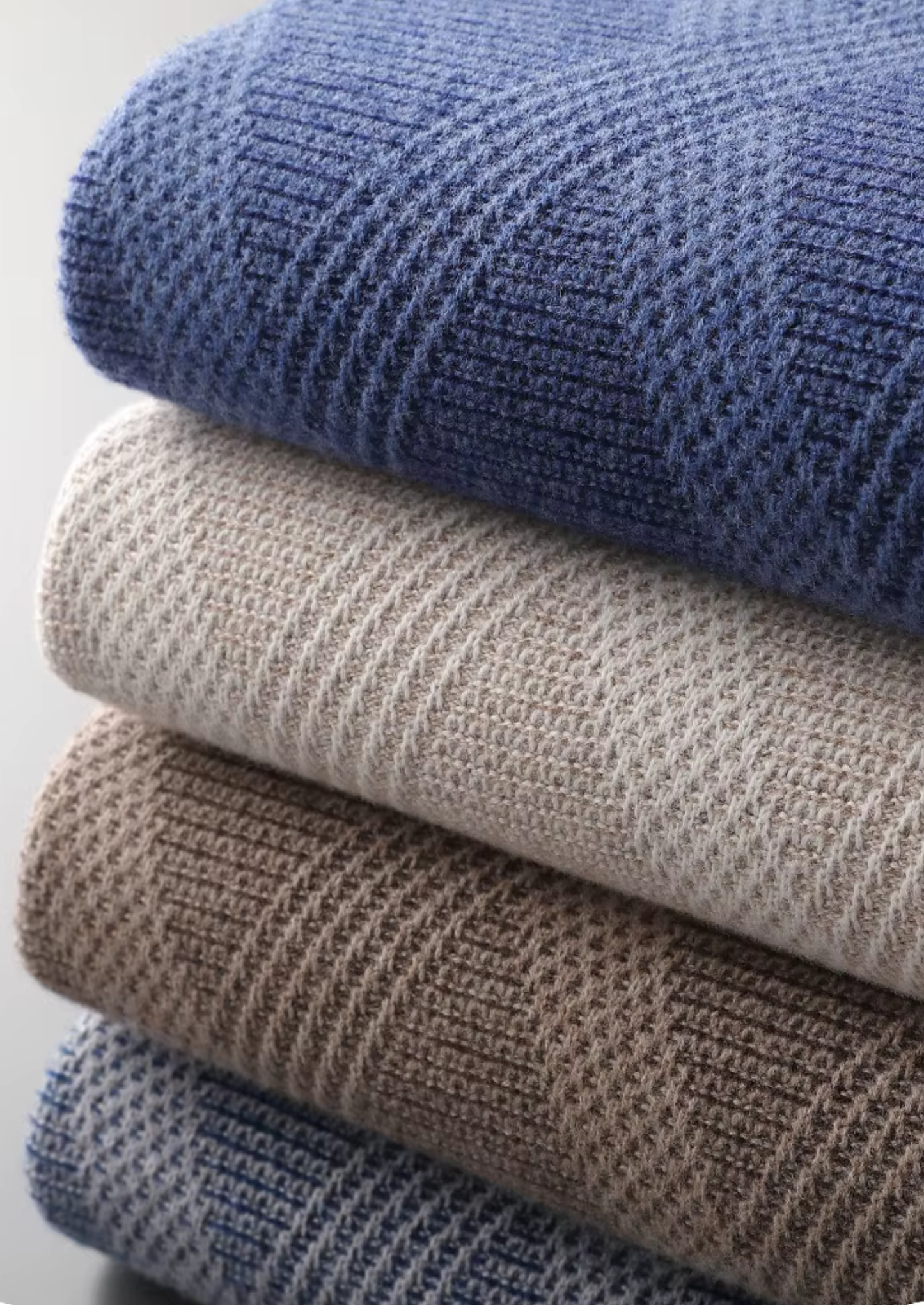 Pure Extra-Fine Merino Wool Two Tone Patterned Mockneck | Castielli
