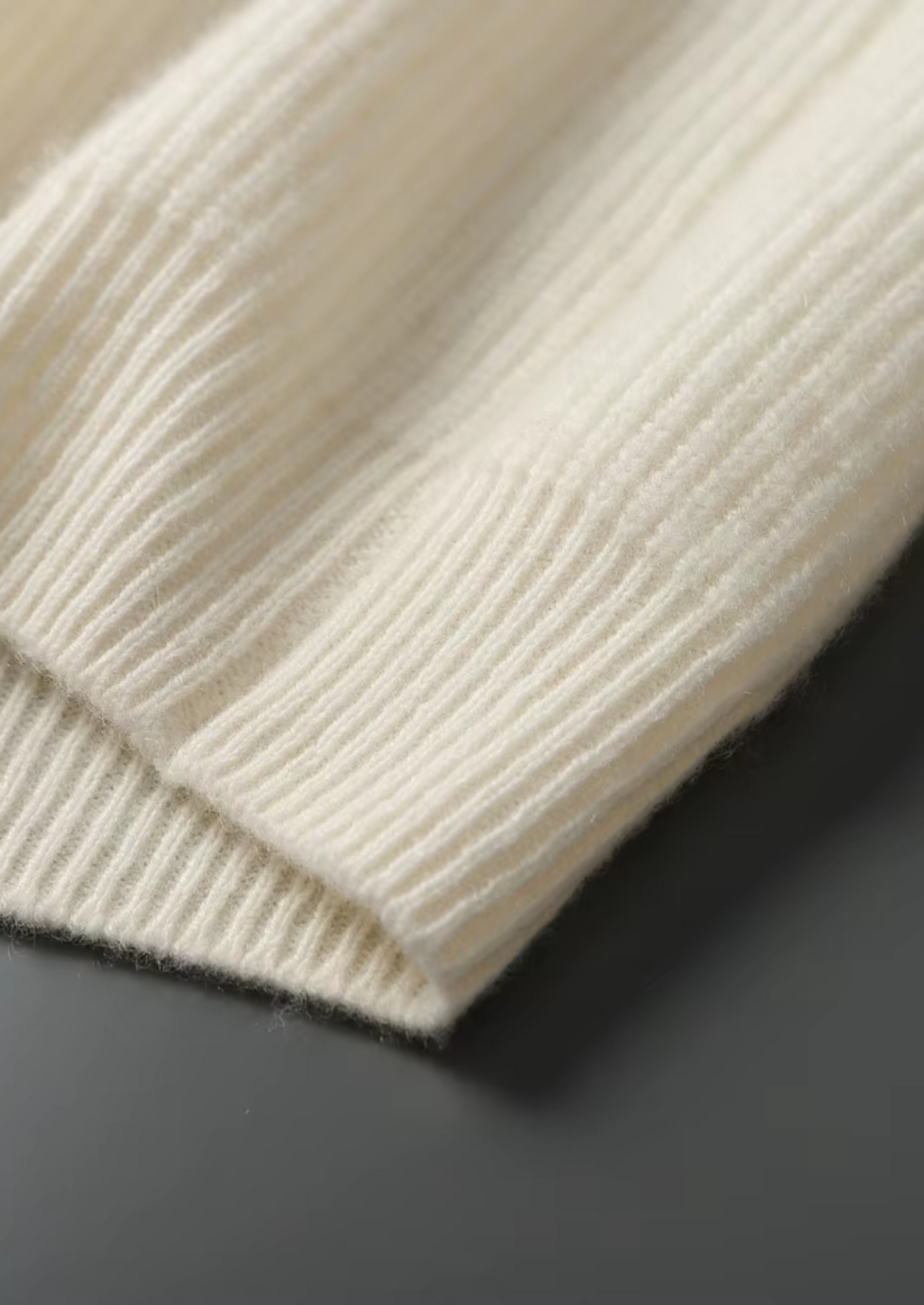 Premium Cashmere Ribbed V-Neck Sweater | Castielli