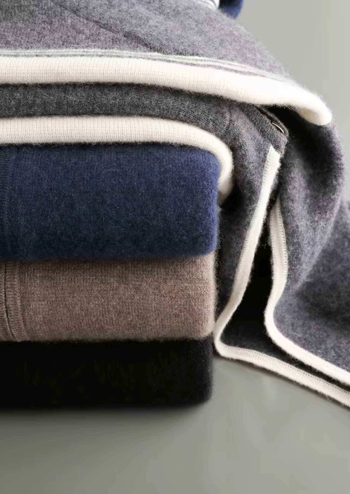 Pure Extra-Fine Merino Wool Dark Gray Damien Set | Castielli