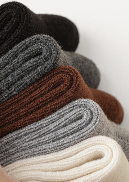 Ivory Ultra-Soft Ribbed Merino Wool Socks | Castielli
