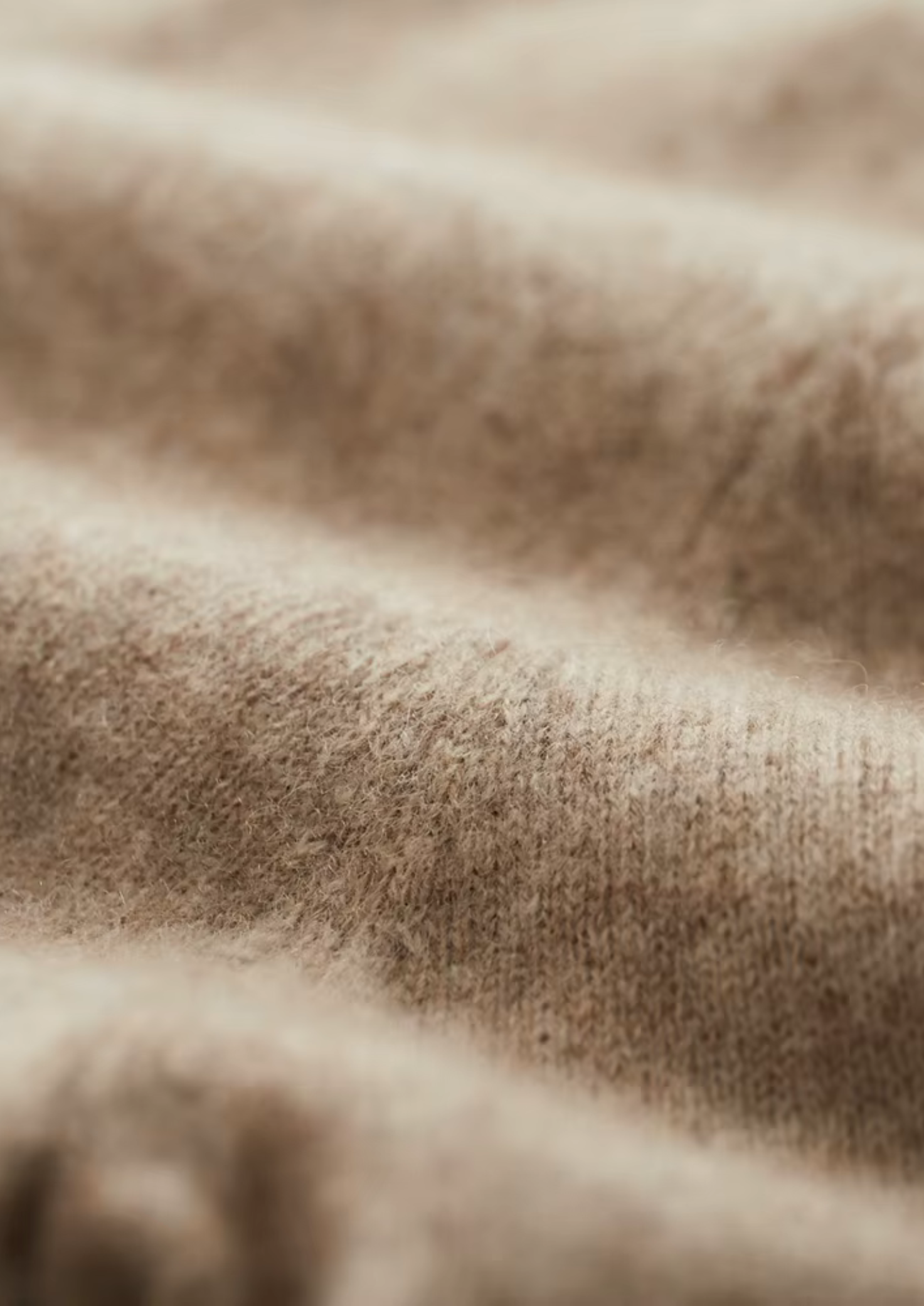 Pure Extra-Fine Merino Wool Classic V-Neck Sweater | Castielli