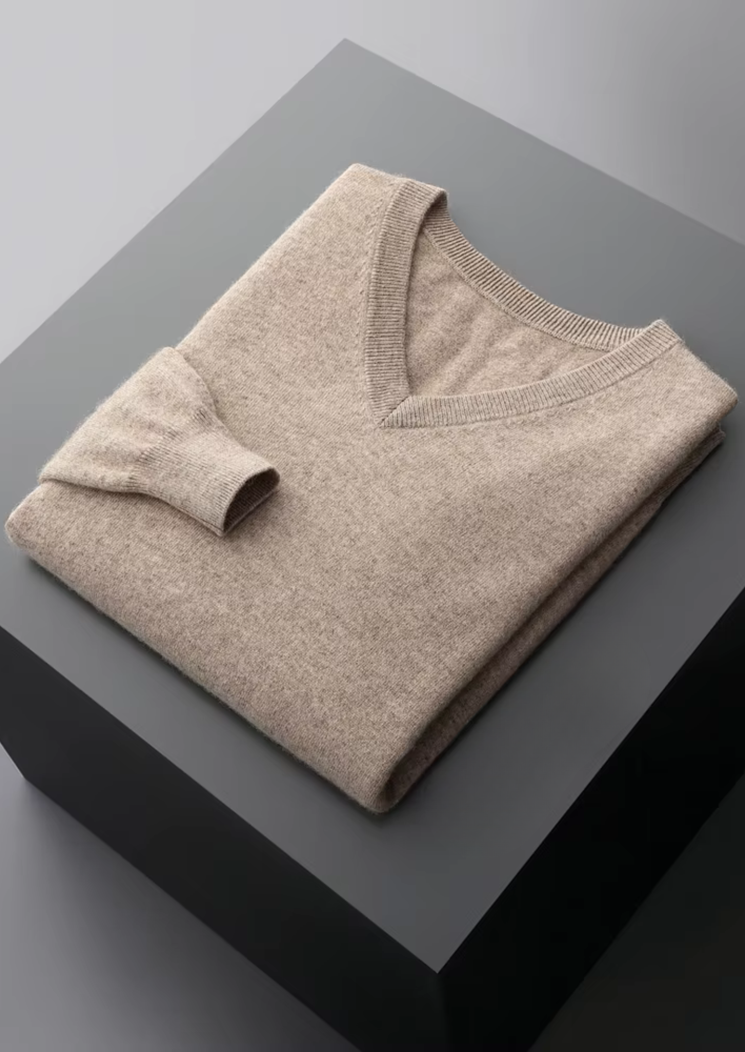 Pure Extra-Fine Merino Wool Classic V-Neck Sweater | Castielli