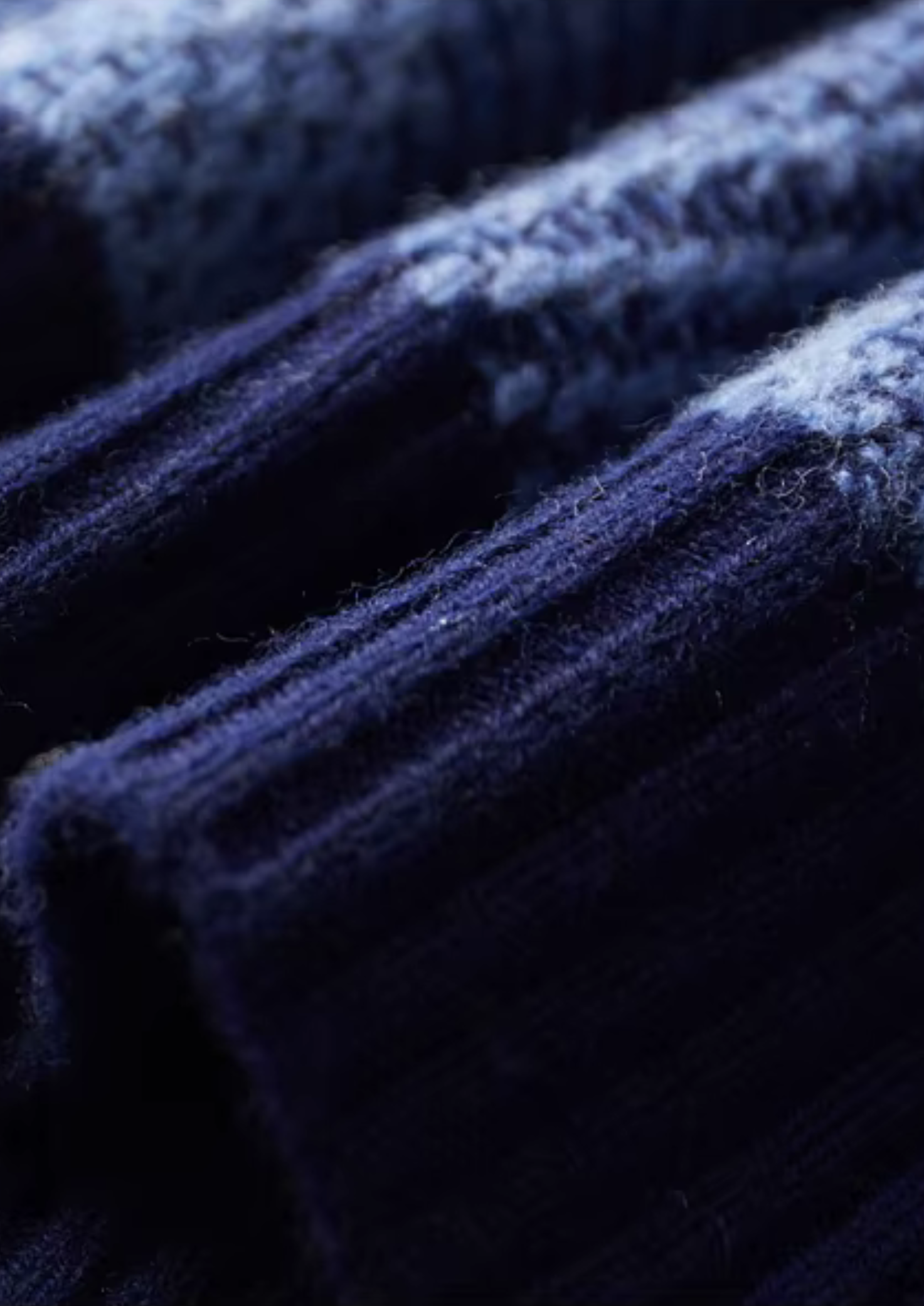 Pure Extra-Fine Merino Wool Two Tone Patterned Mockneck | Castielli