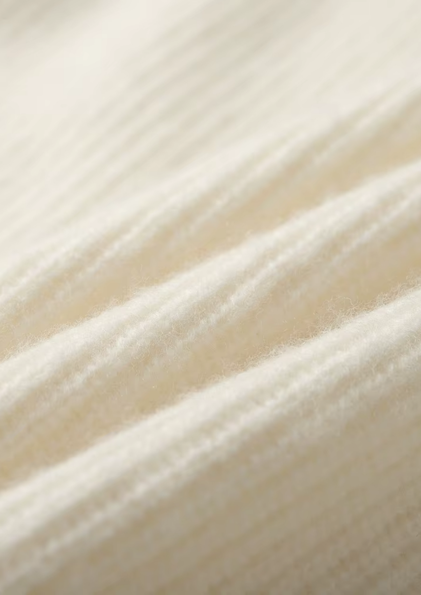 Premium Cashmere Ribbed V-Neck Sweater | Castielli