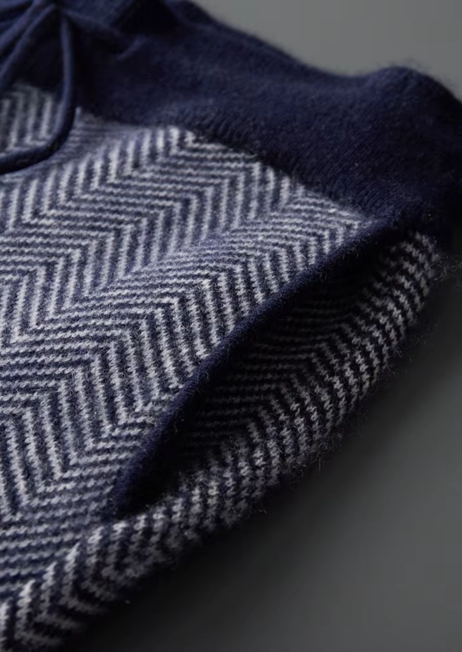 Pure Extra-Fine Merino Wool Navy Blue Herringbone Set | Castielli