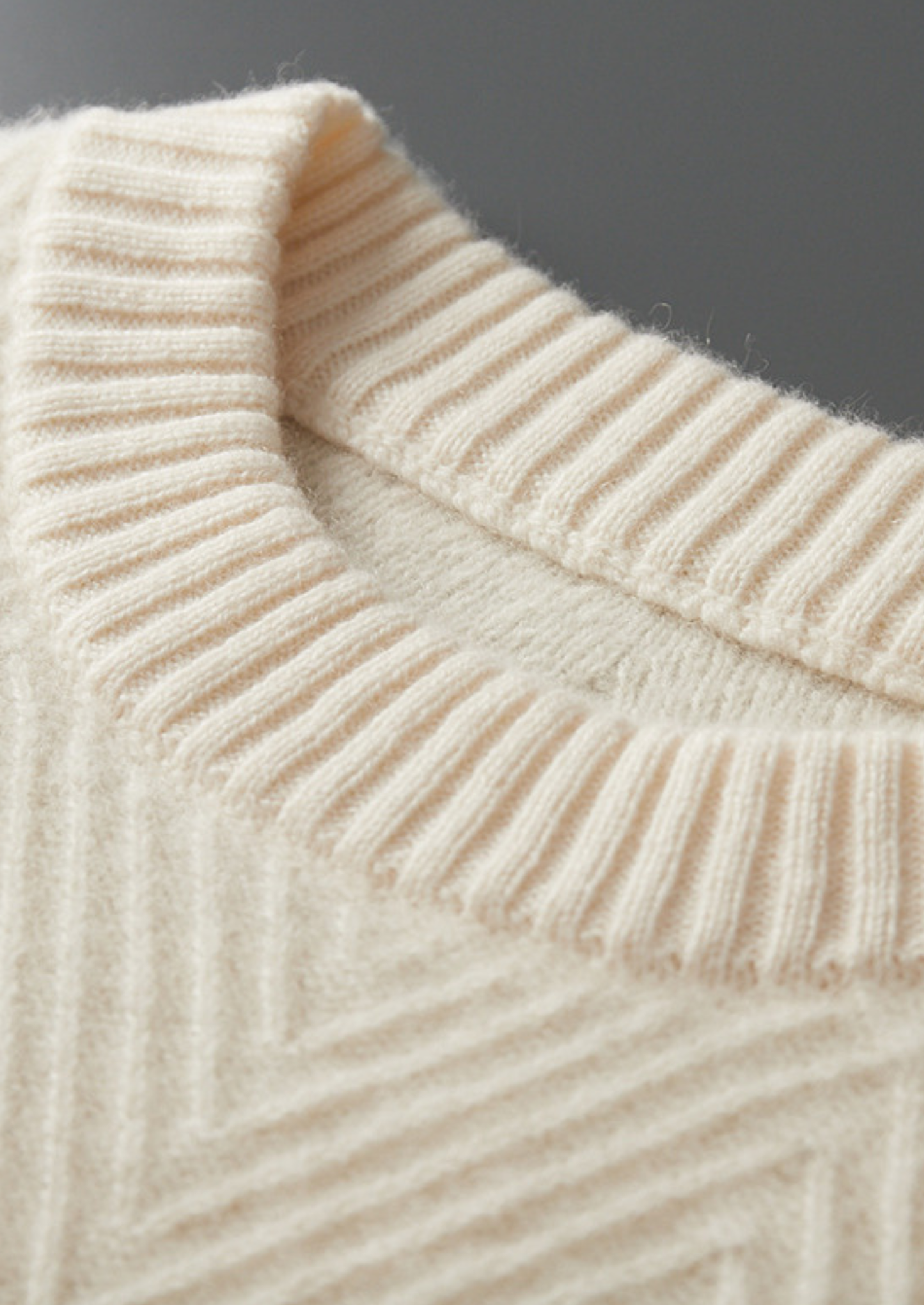 Pure Cashmere Ivory Herringbone Crewneck | Castielli