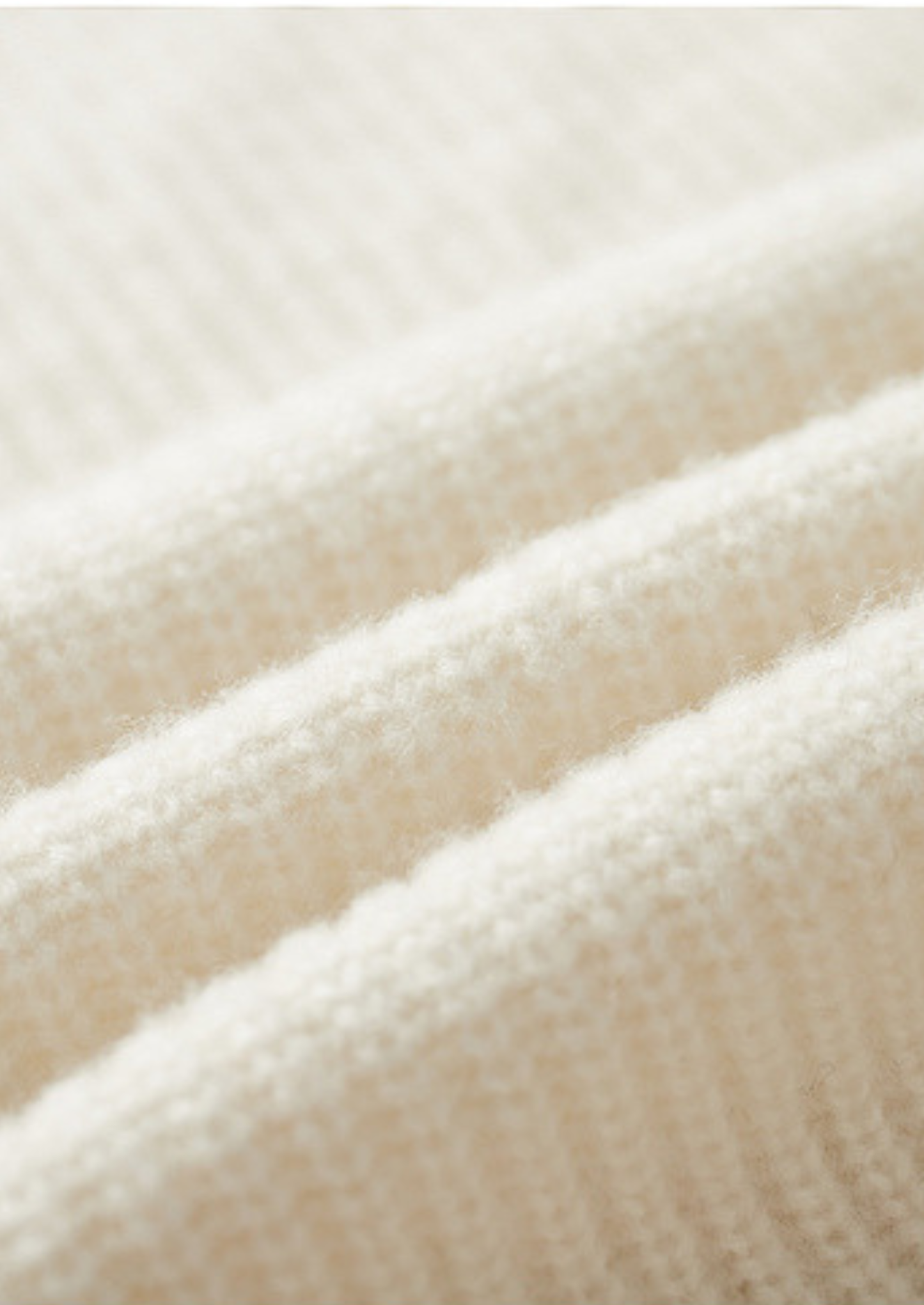 Pure Extra-Fine Merino Wool Ribbed Raglan Crewneck | Castielli