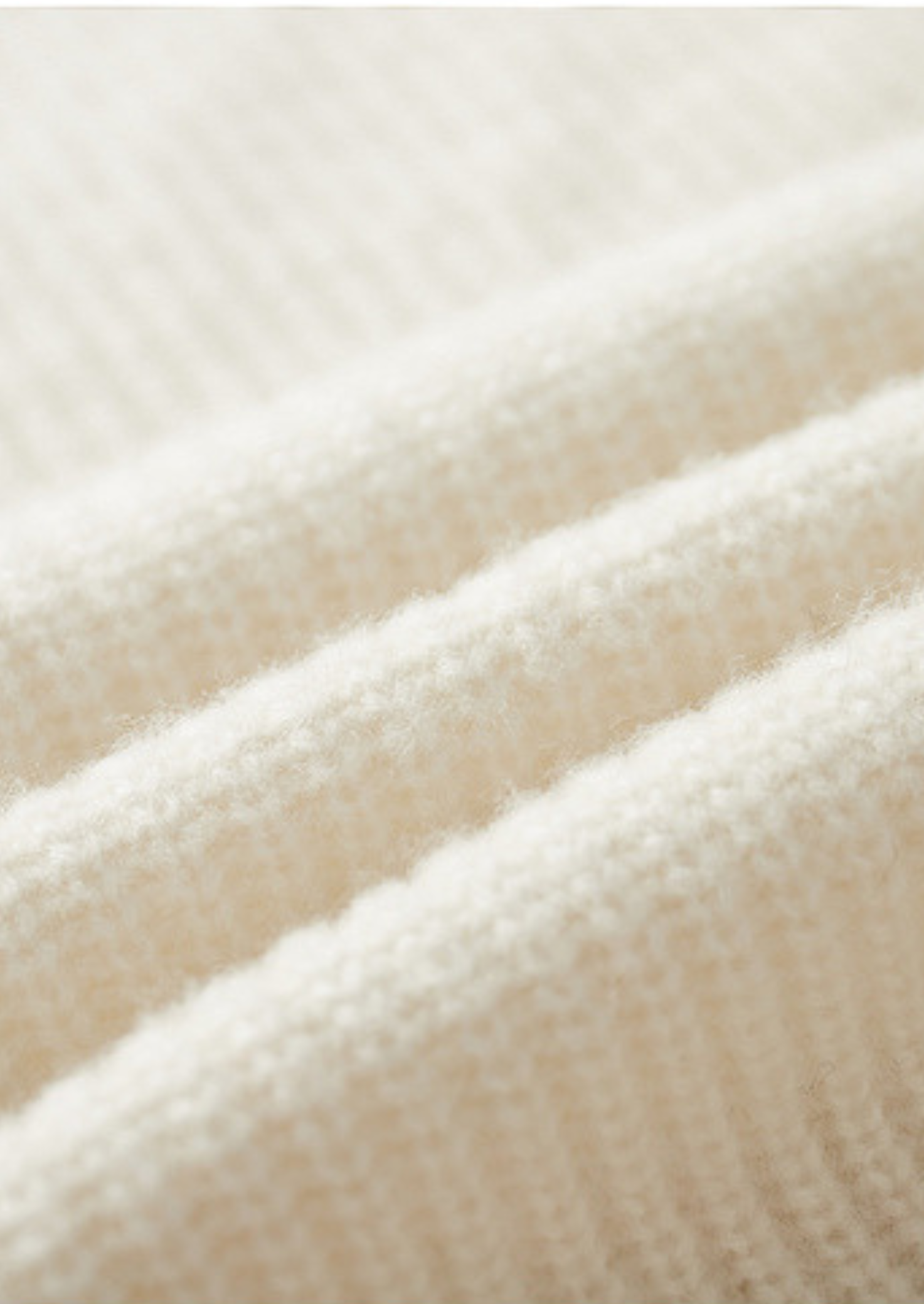 Pure Extra-Fine Merino Wool Ribbed Raglan Crewneck | Castielli