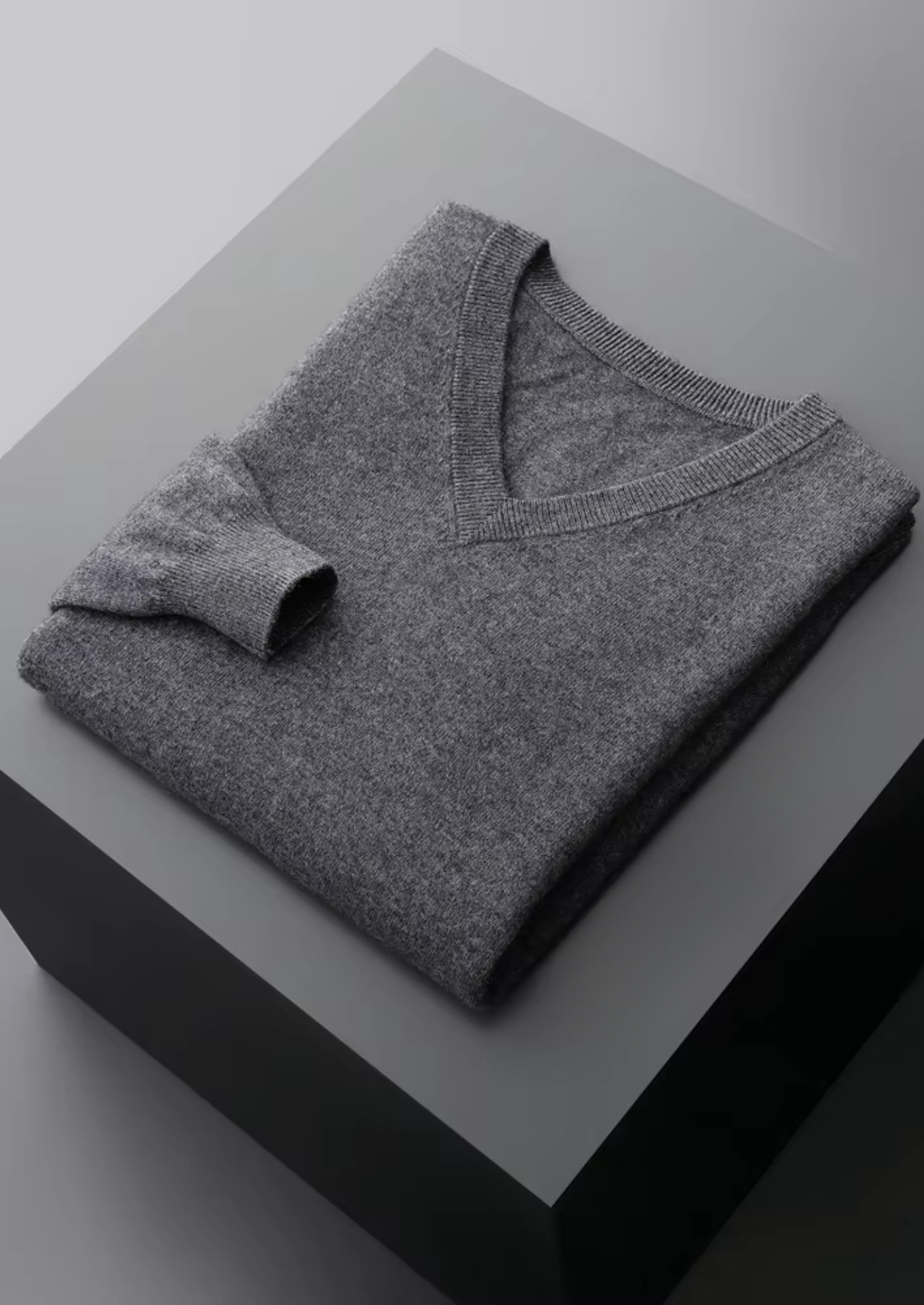Pure Extra-Fine Merino Wool Classic V-Neck Sweater | Castielli