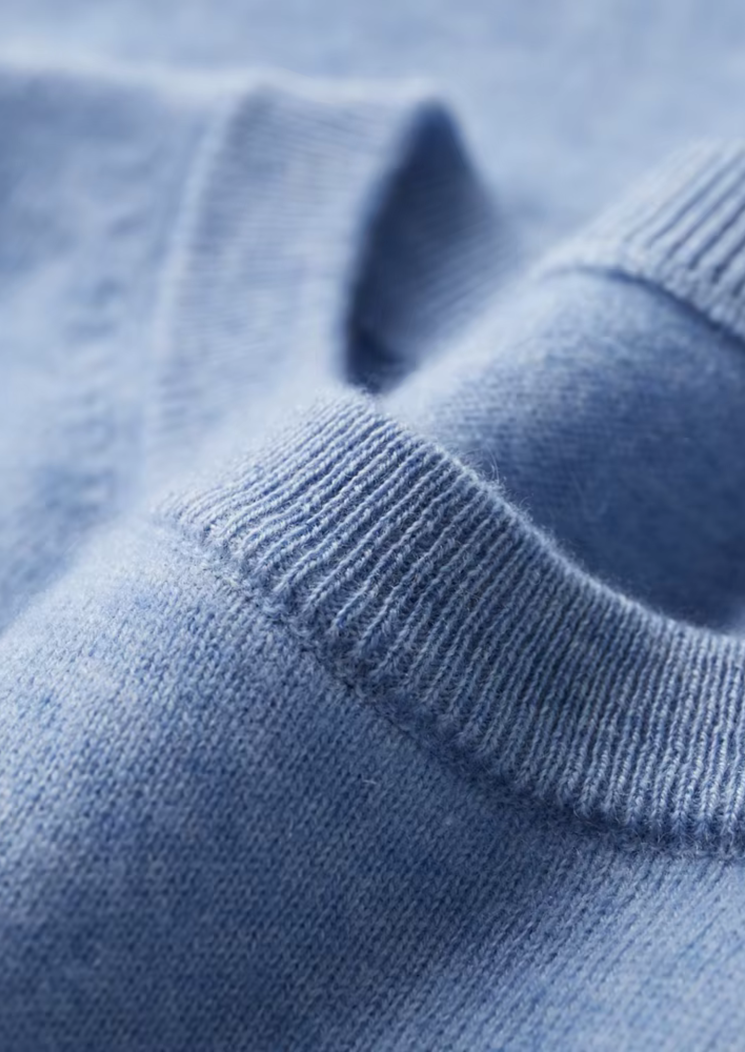 Premium Cashmere Classic Crewneck T-Shirt - Light Blue | Castielli