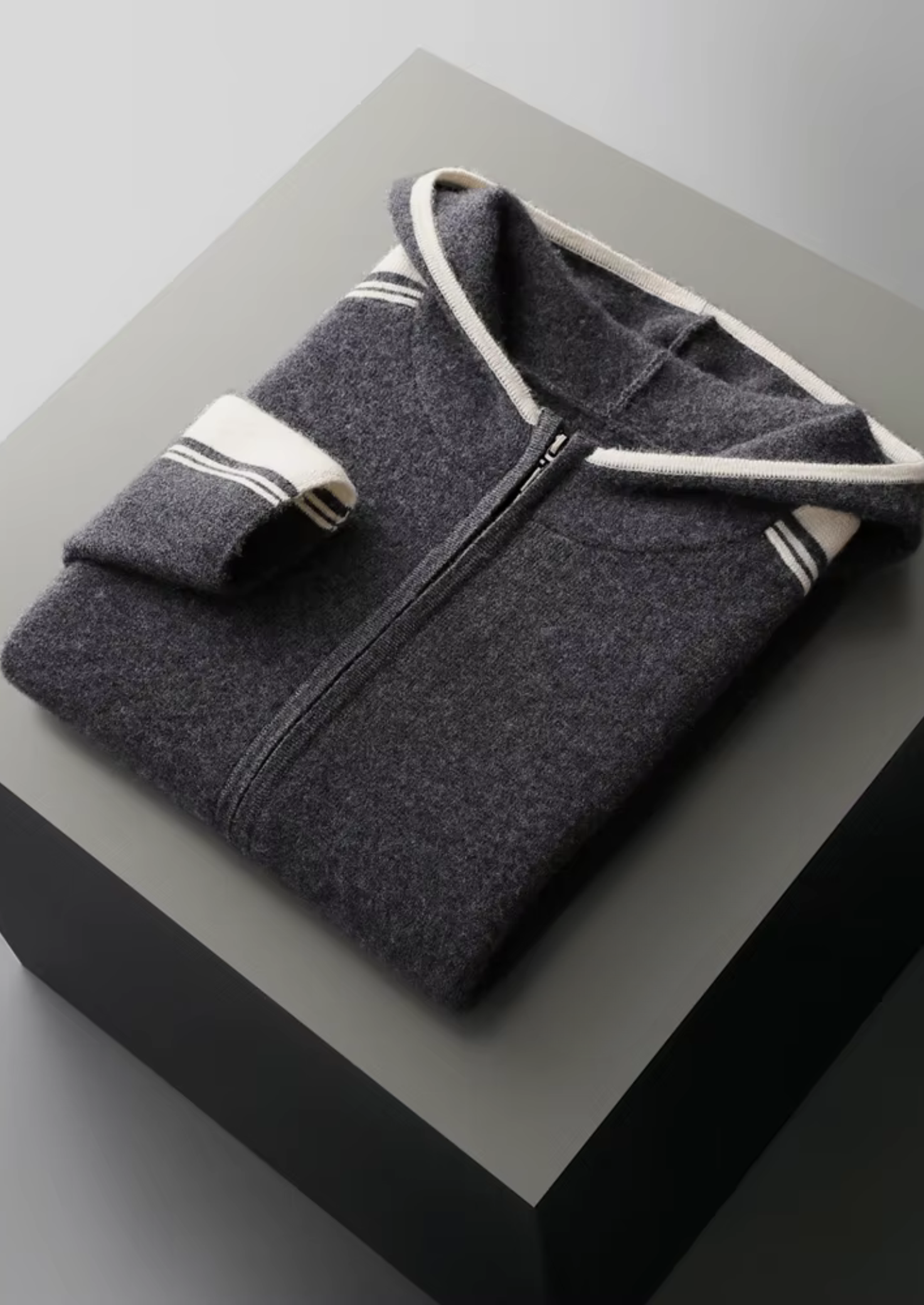 Pure Extra-Fine Merino Wool Dark Gray Damien Set | Castielli