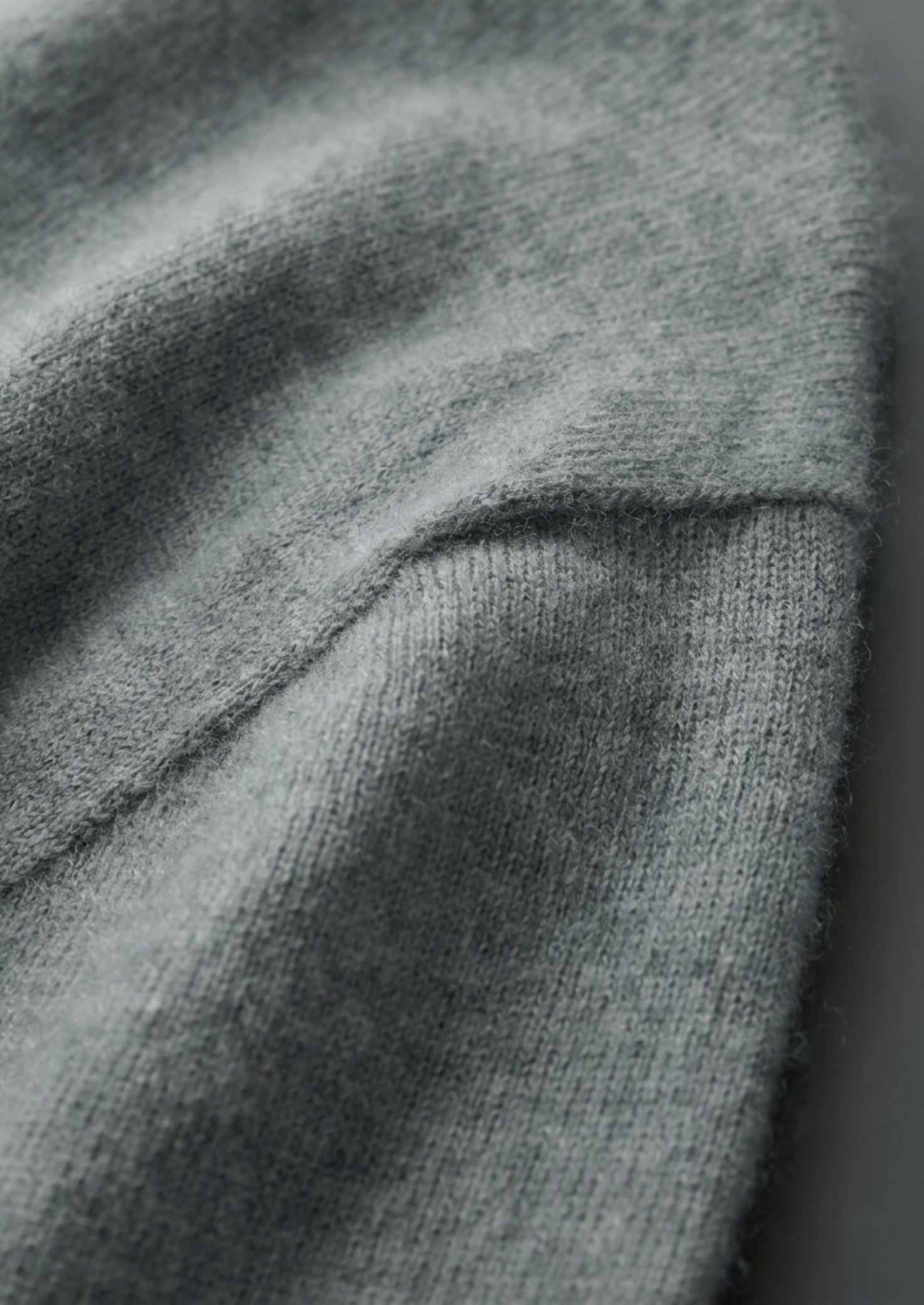Premium Cashmere Classic Crewneck T-Shirt - Shadow Flint | Castielli