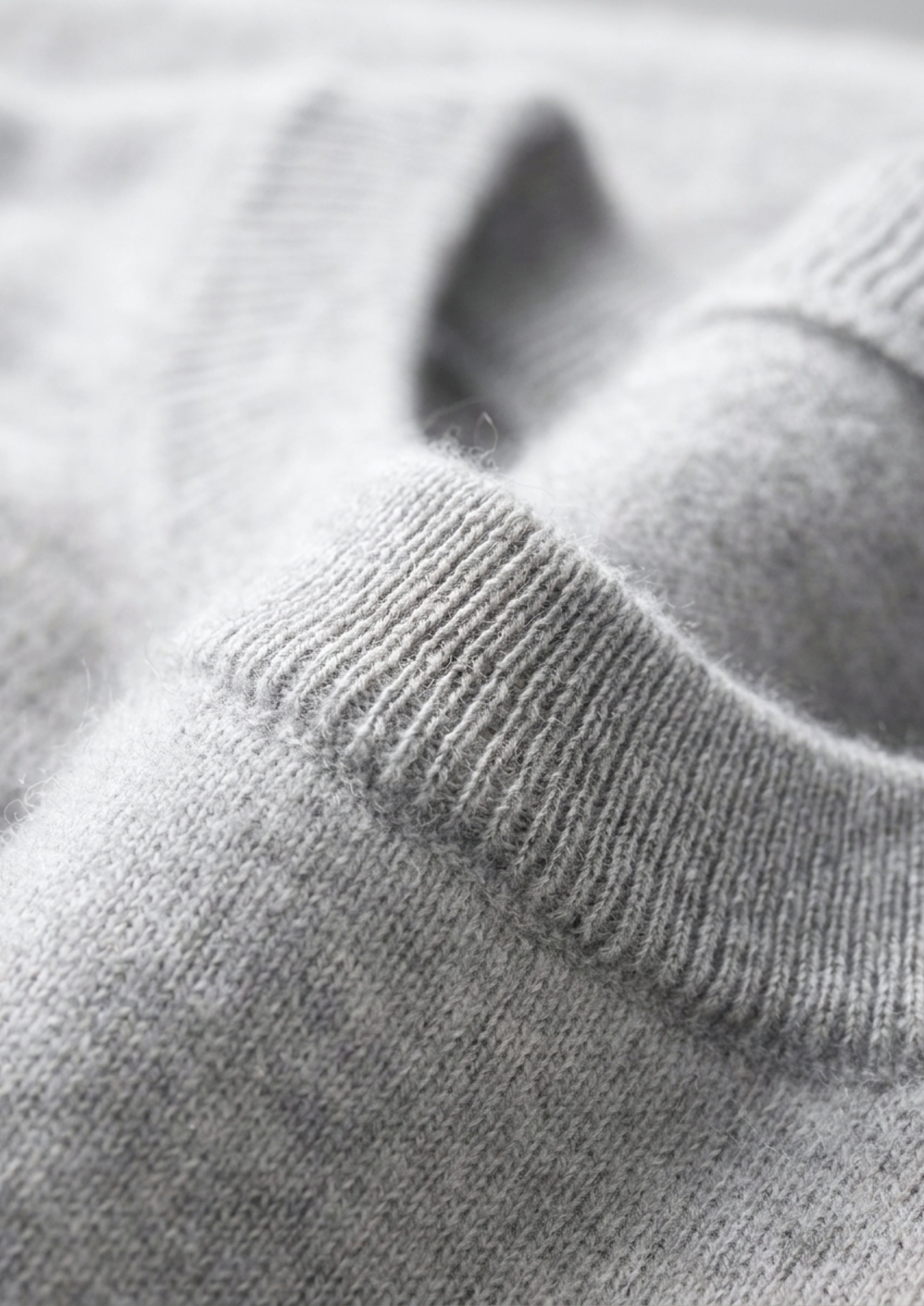 Premium Cashmere Classic Crewneck T-Shirt - Light Gray | Castielli