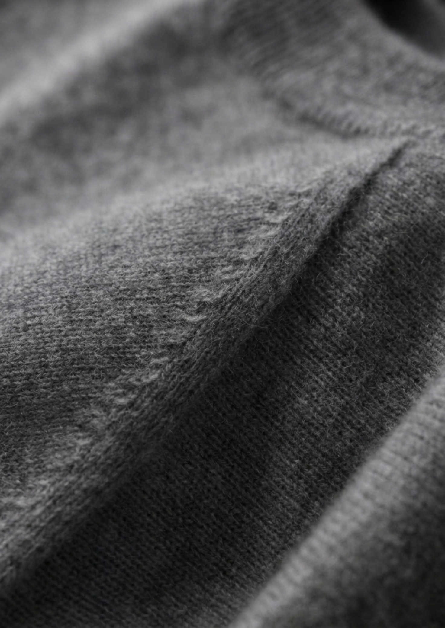 Premium Cashmere Classic Crewneck T-Shirt - Dark Gray | Castielli