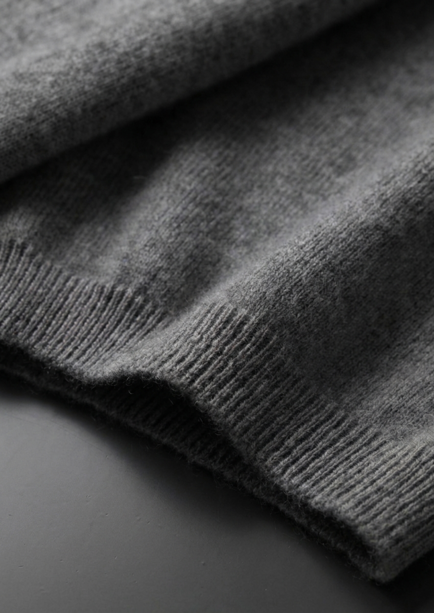 Premium Cashmere Classic Crewneck T-Shirt - Dark Gray | Castielli