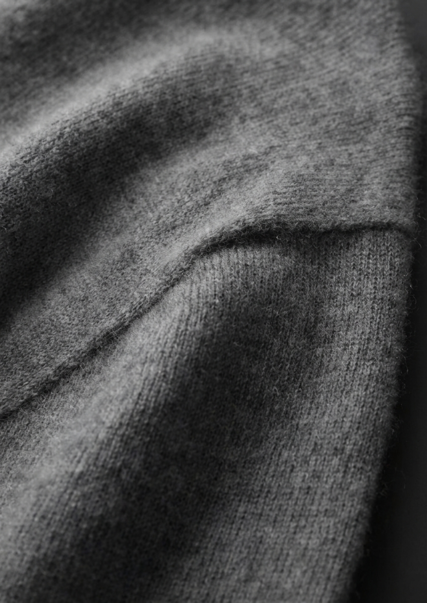 Premium Cashmere Classic Crewneck T-Shirt - Dark Gray | Castielli