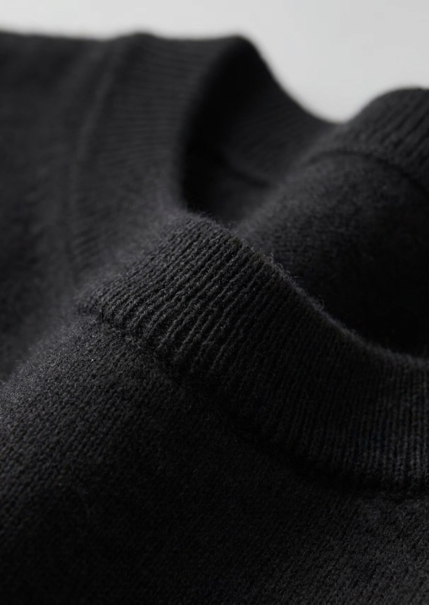 Premium Cashmere Classic Crewneck T-Shirt - Black | Castielli