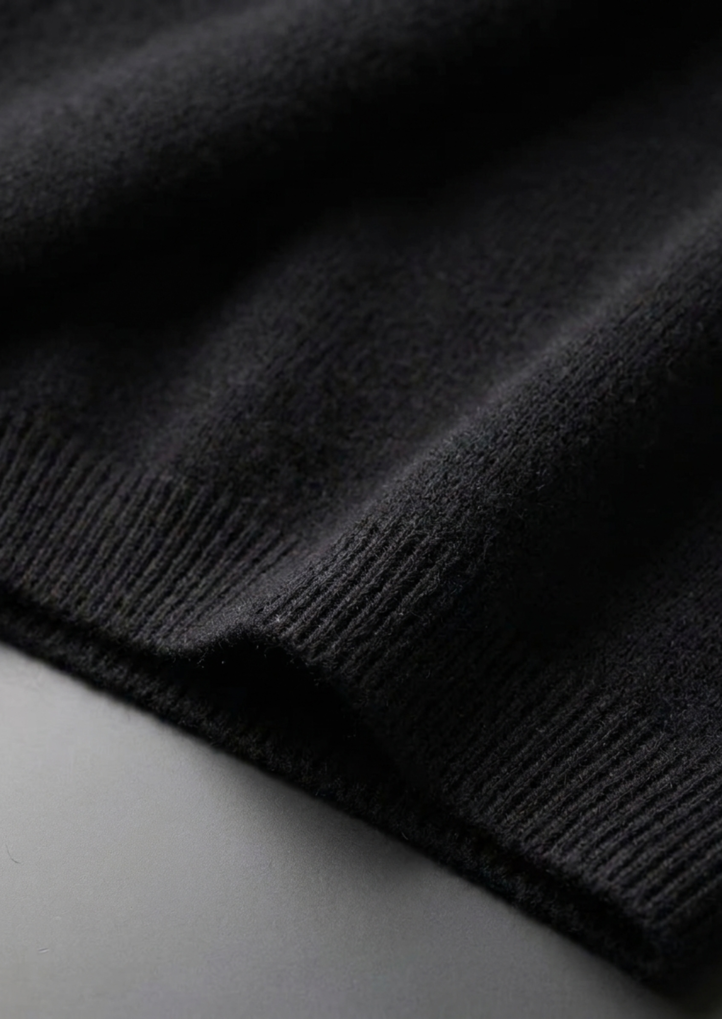 Premium Cashmere Classic Crewneck T-Shirt - Black | Castielli