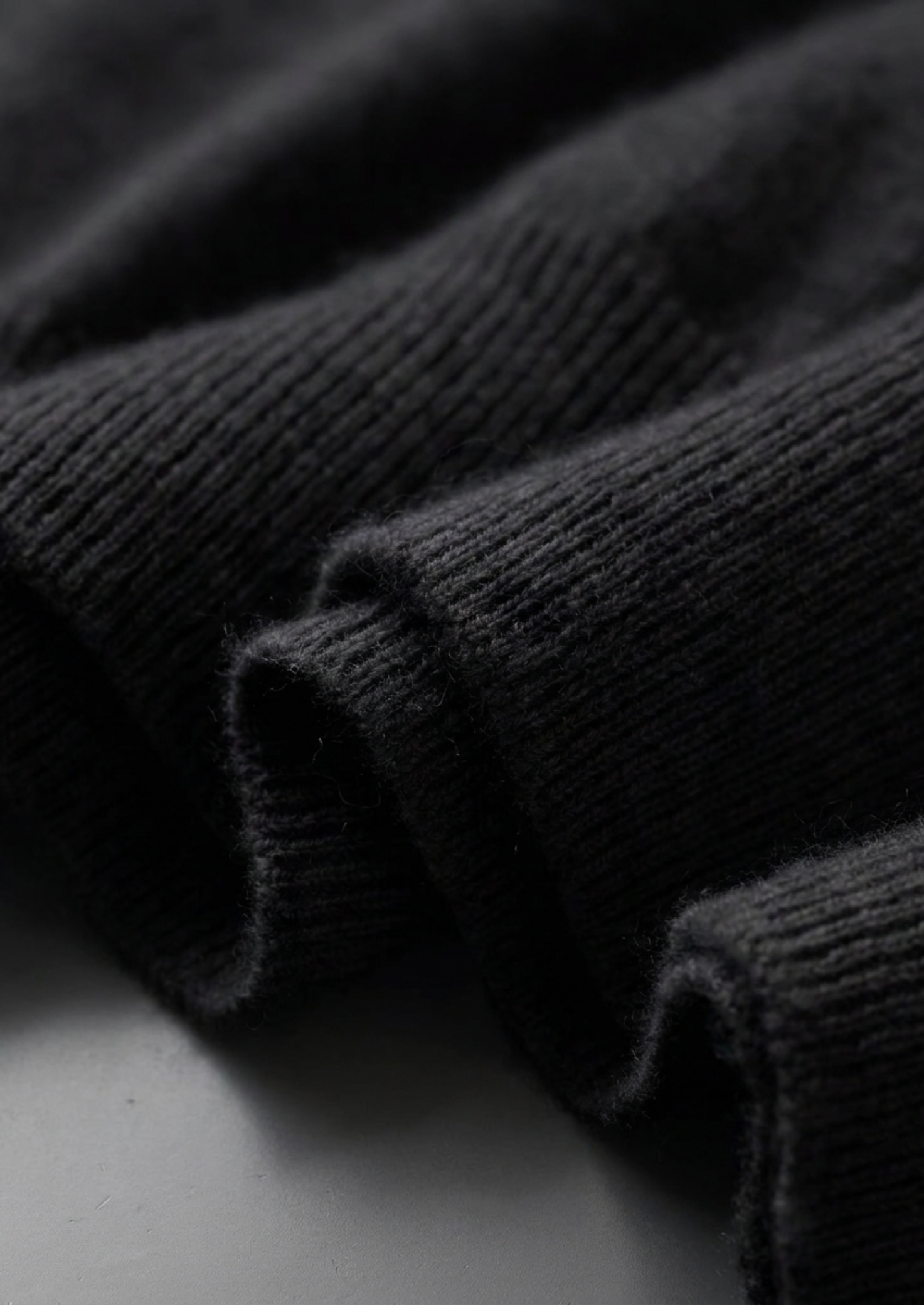 Premium Cashmere Classic Crewneck T-Shirt - Black | Castielli