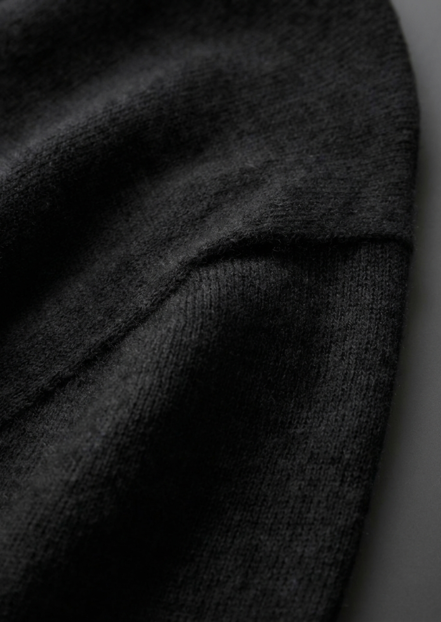 Premium Cashmere Classic Crewneck T-Shirt - Black | Castielli