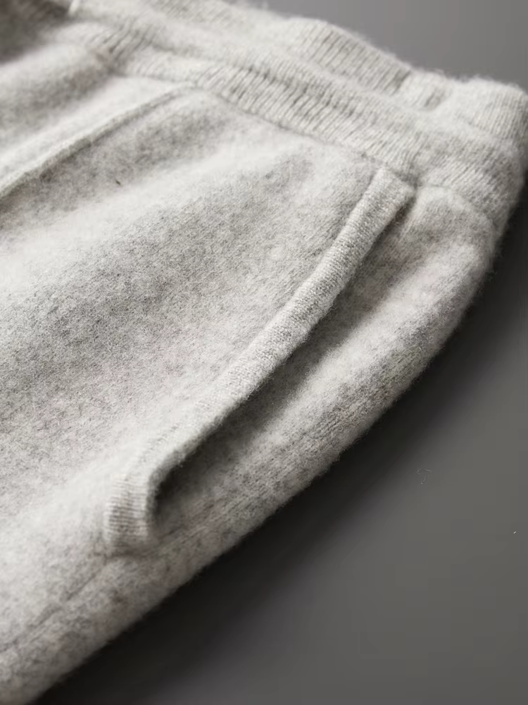 Pure Extra-Fine Merino Wool Leisure Trousers | Castielli